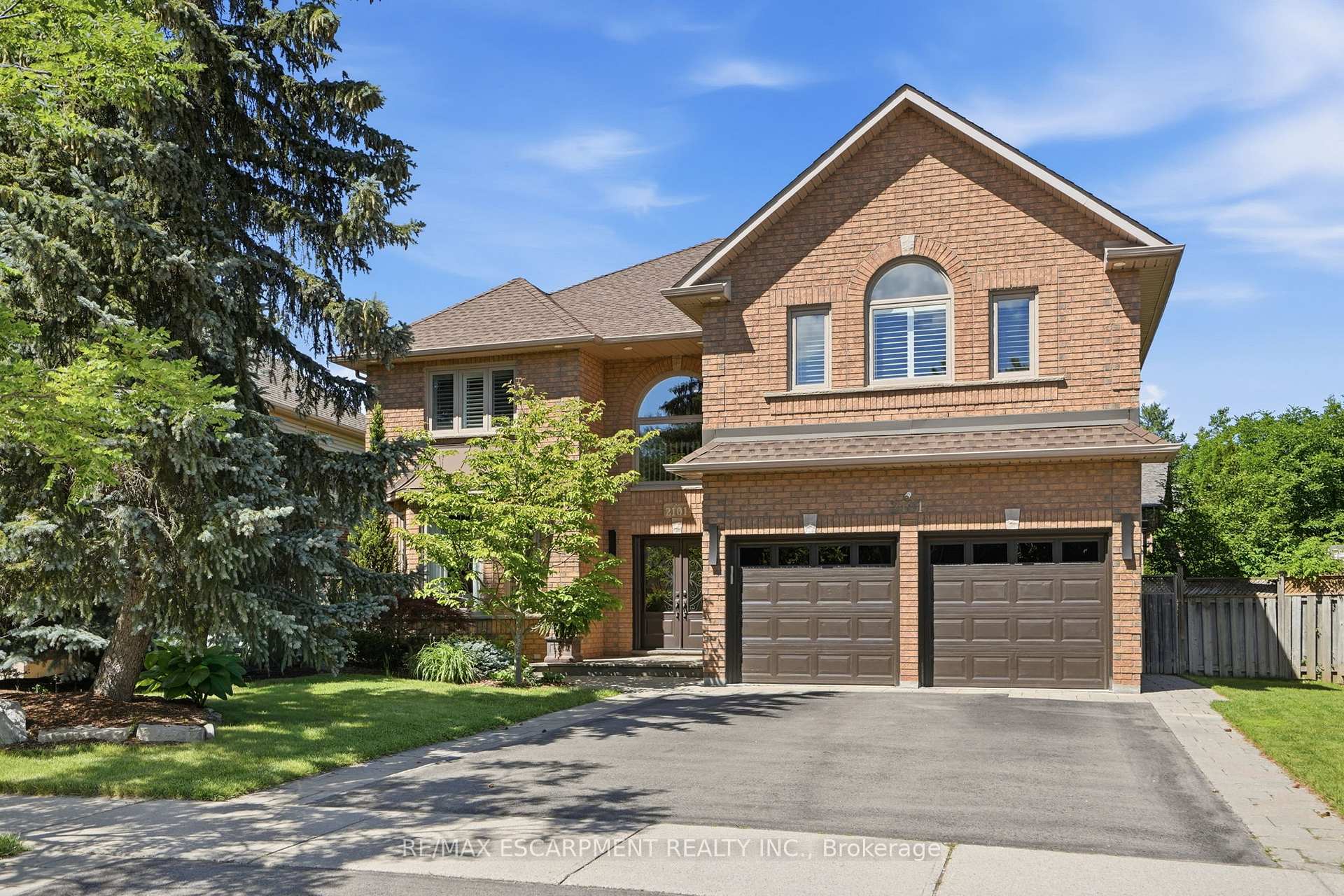 Front of 2101 Westoak Trails Boulevard
