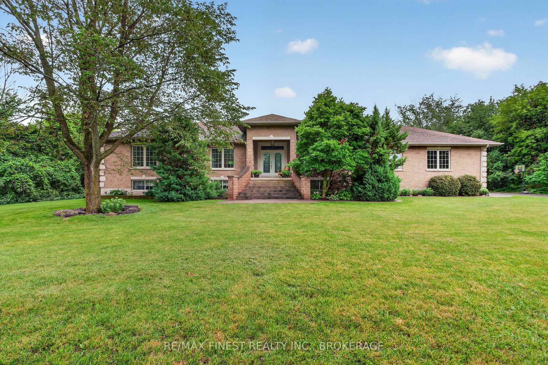 Photo 1 of 3508 Four Seasons Drive, Frontenac, Frontenac South — HOMEH