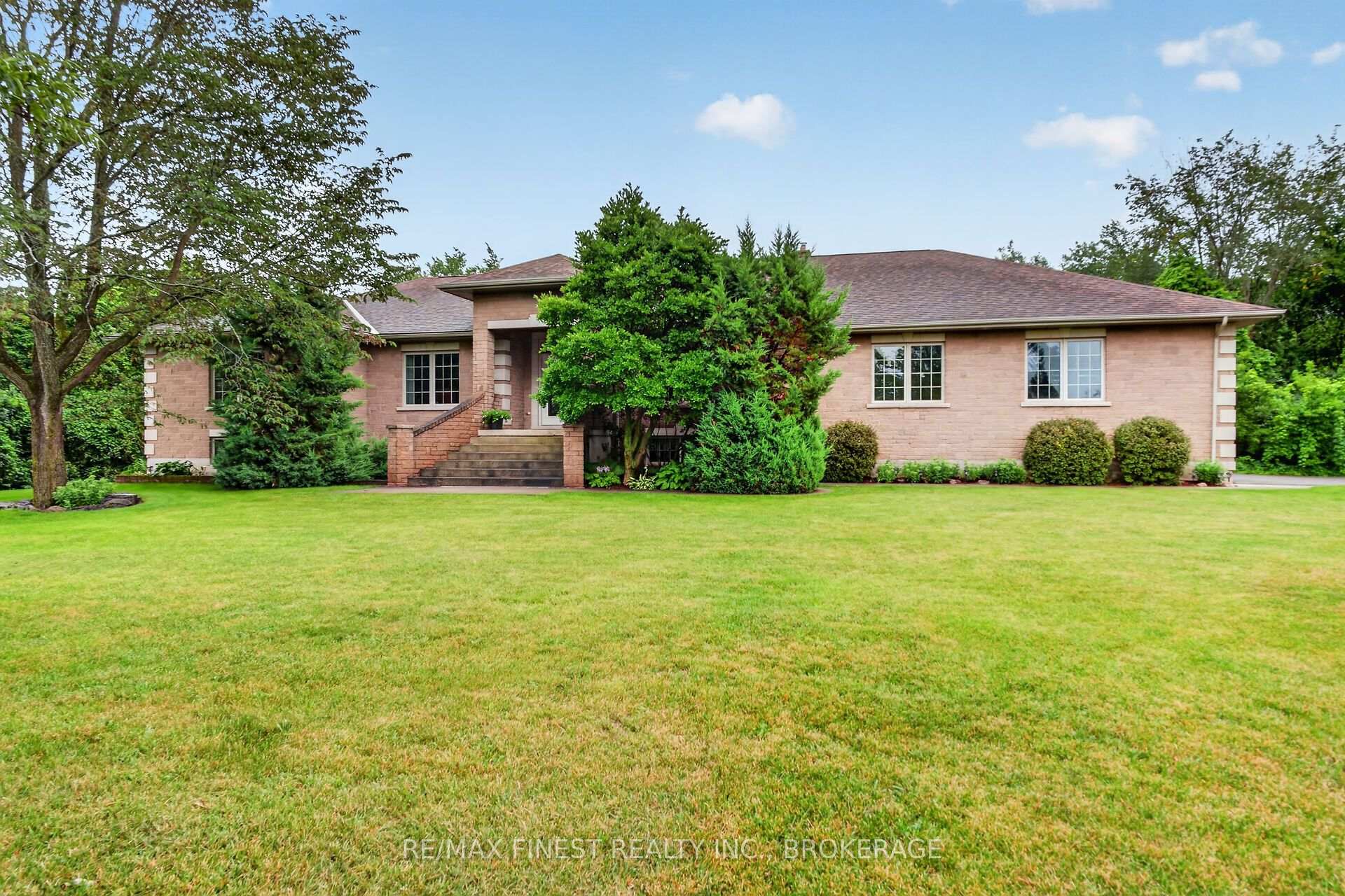 Photo 3 of 3508 Four Seasons Drive, Frontenac, Frontenac South — HOMEH