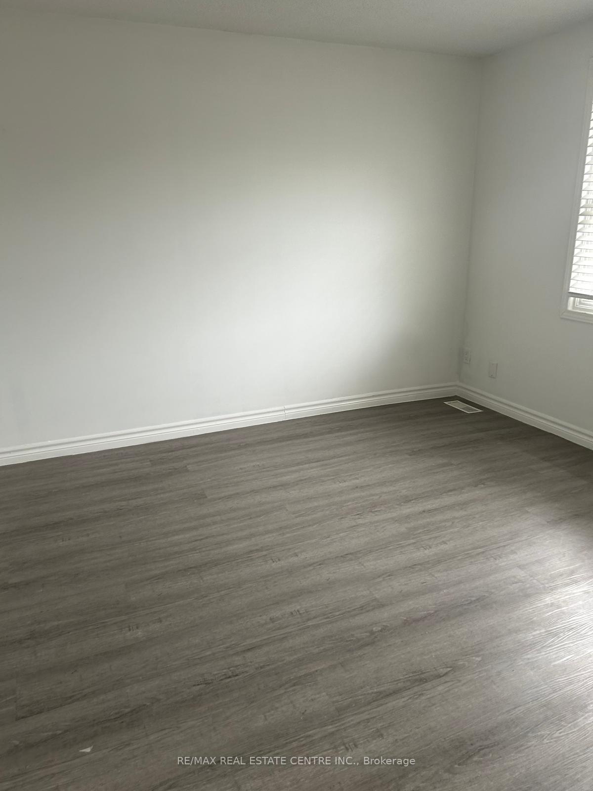 Photo 8 of Unit 3, 420 Pioneer Drive, Kitchener, Pioneer Park — HOMEH