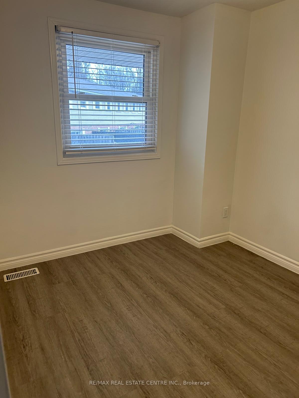 Photo 10 of Unit 3, 420 Pioneer Drive, Kitchener, Pioneer Park — HOMEH