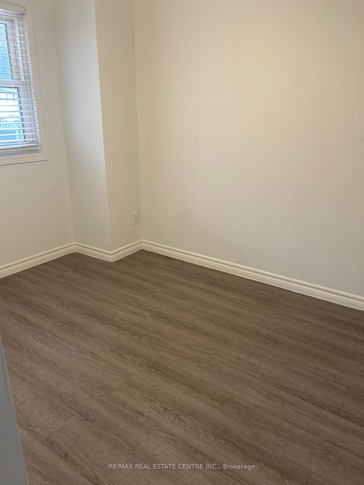 Photo 12 of Unit 3, 420 Pioneer Drive, Kitchener, Pioneer Park — HOMEH