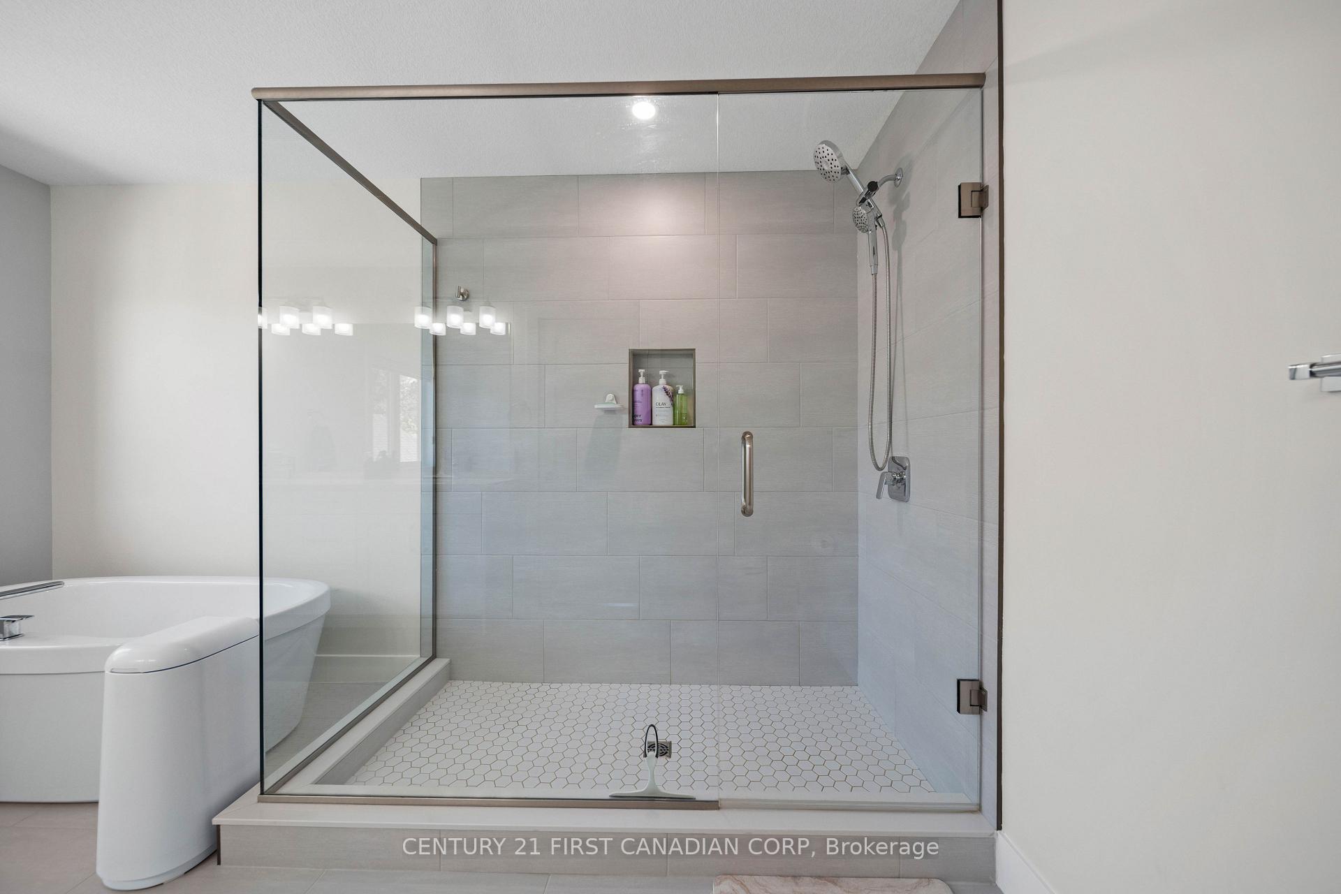 Photo 30 of 8-7966 Fallon Drive, Lucan Biddulph, Granton — HOMEH