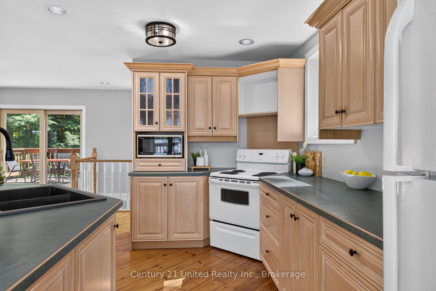 Photo 8 of 2450 Victoria Springs Lane E, Selwyn — HOMEH