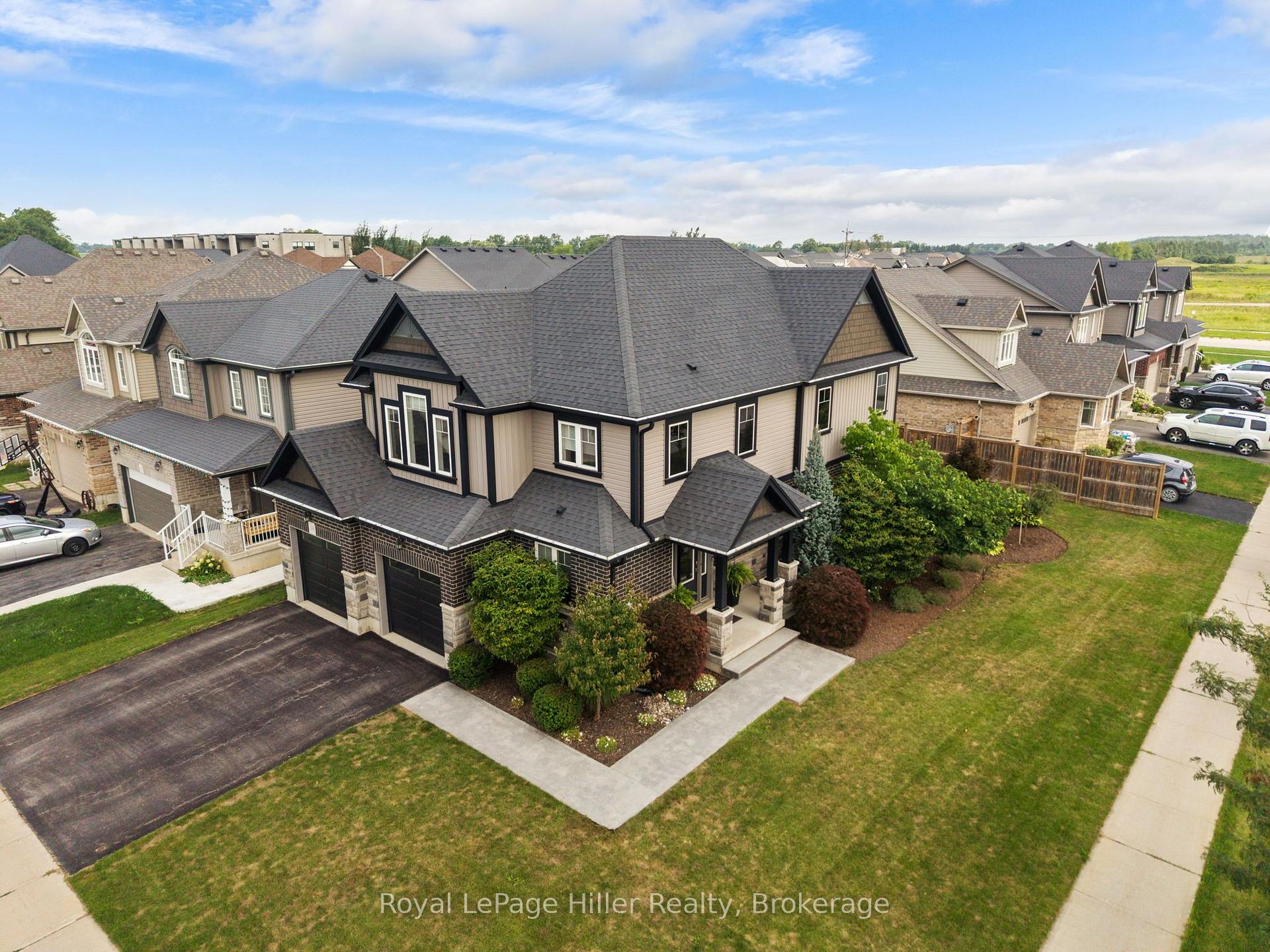 Photo 2 of 15 Robertson Drive, Stratford — HOMEH