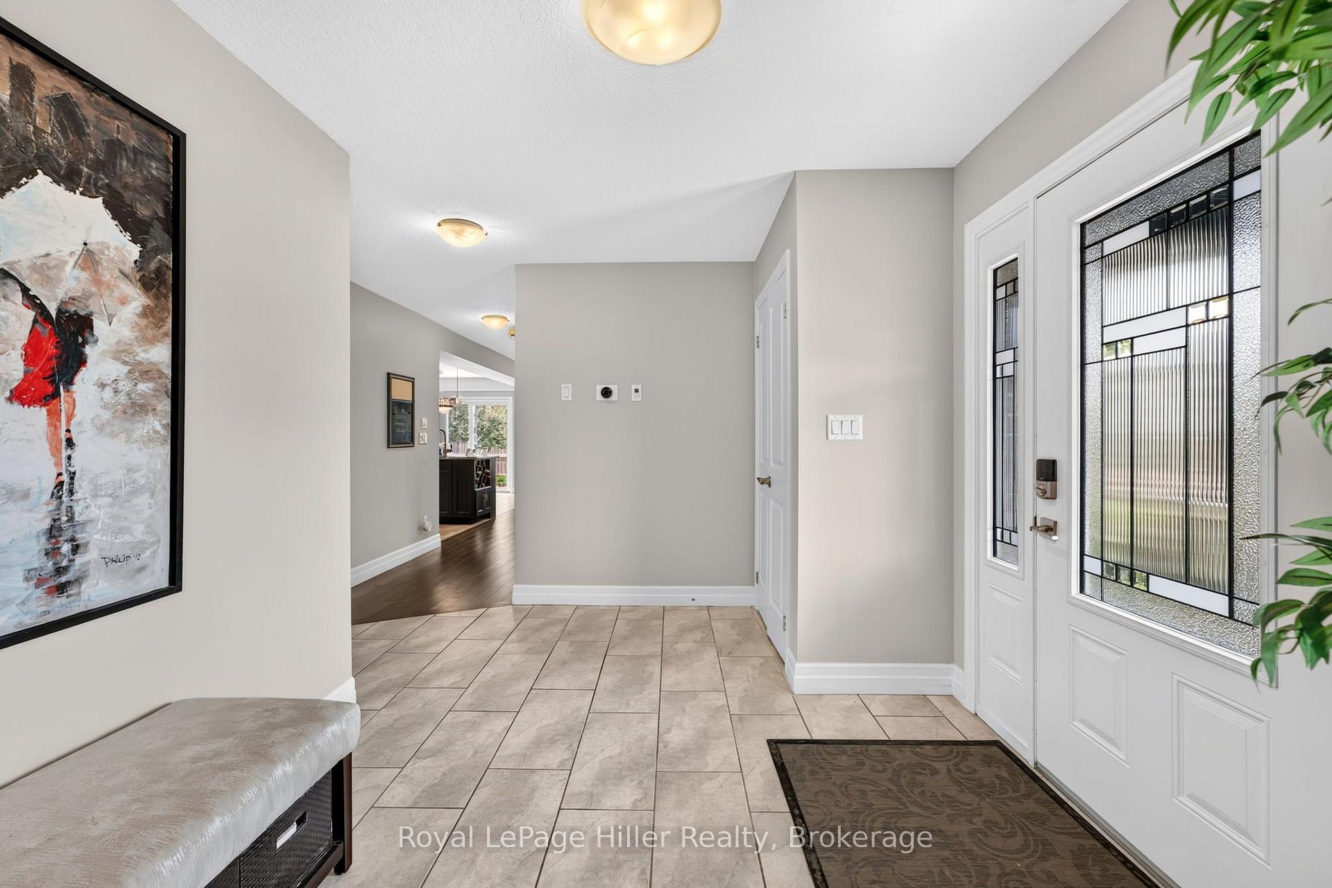 Photo 3 of 15 Robertson Drive, Stratford — HOMEH