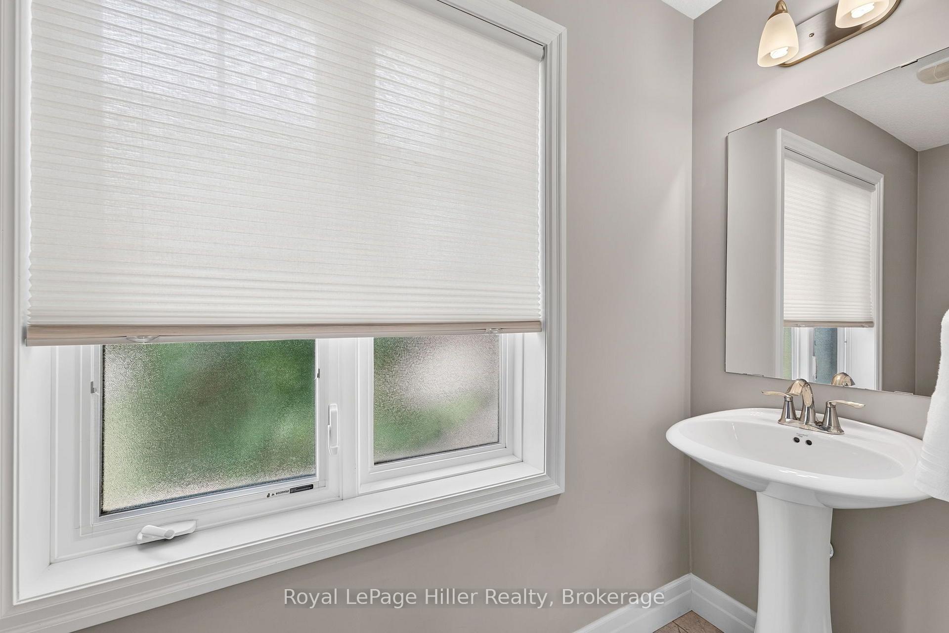 Photo 4 of 15 Robertson Drive, Stratford — HOMEH