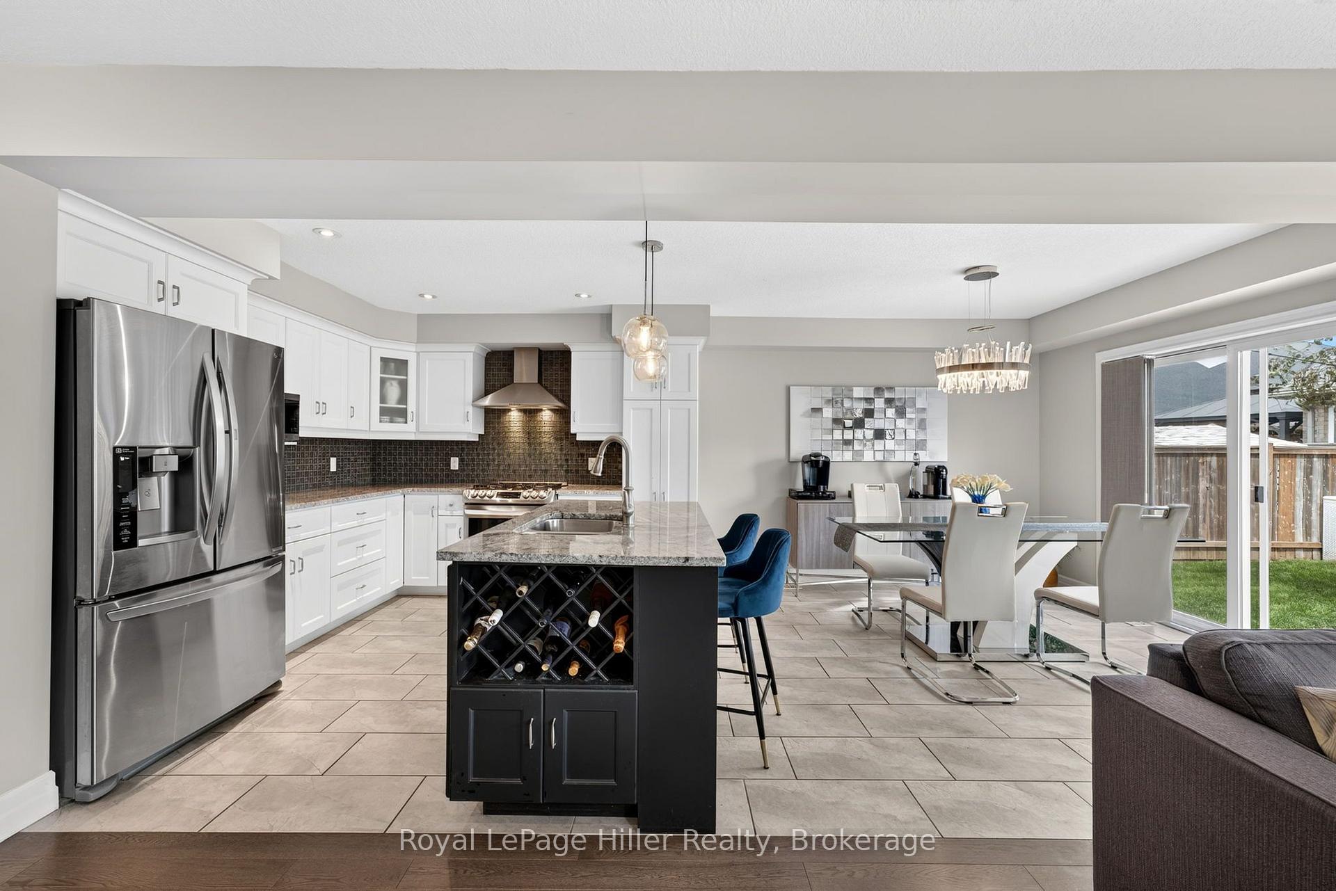 Photo 10 of 15 Robertson Drive, Stratford — HOMEH