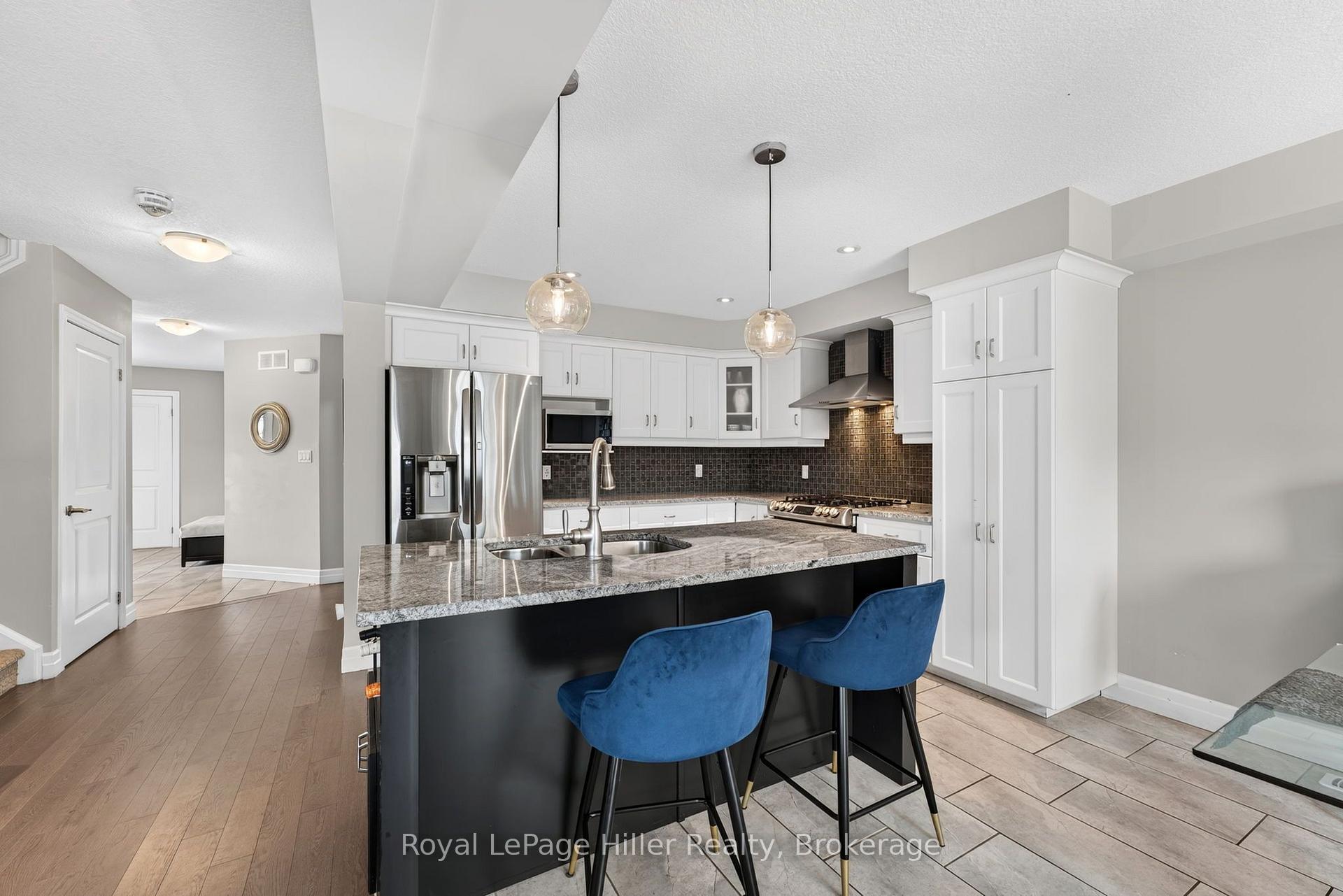 Photo 11 of 15 Robertson Drive, Stratford — HOMEH