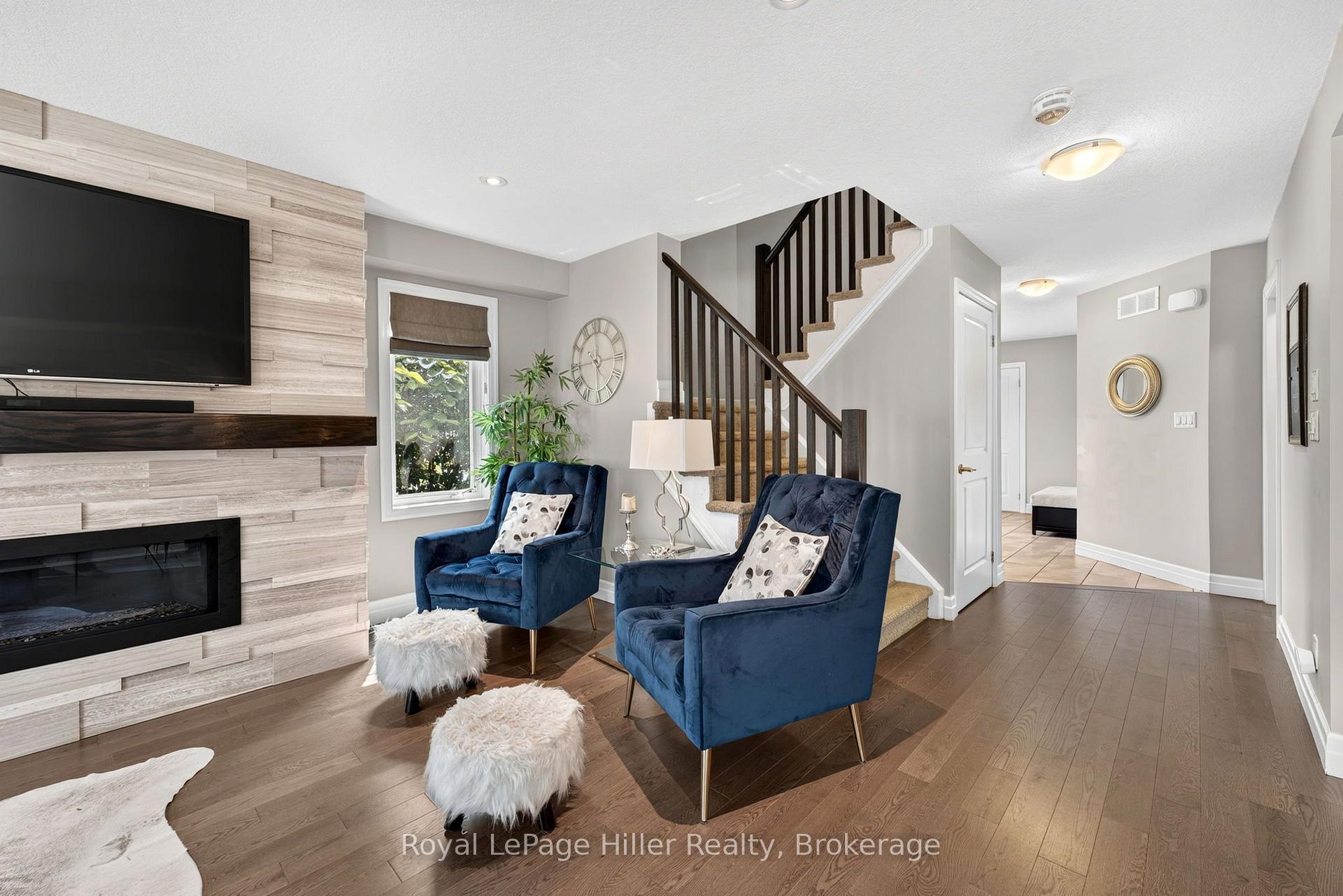Photo 14 of 15 Robertson Drive, Stratford — HOMEH
