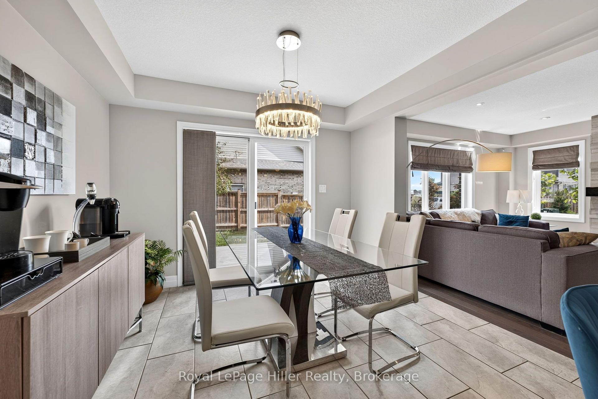 Photo 16 of 15 Robertson Drive, Stratford — HOMEH