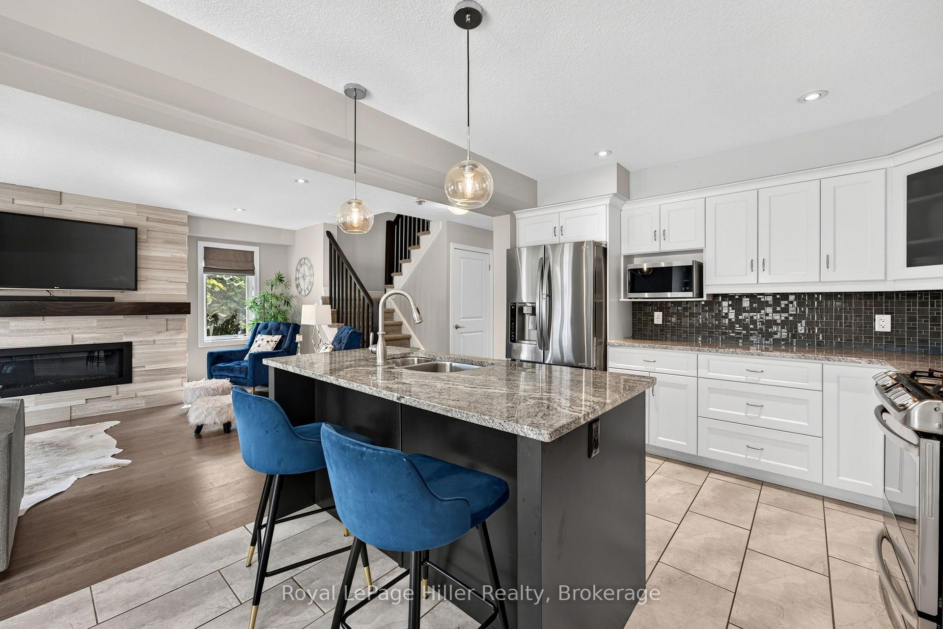 Photo 17 of 15 Robertson Drive, Stratford — HOMEH