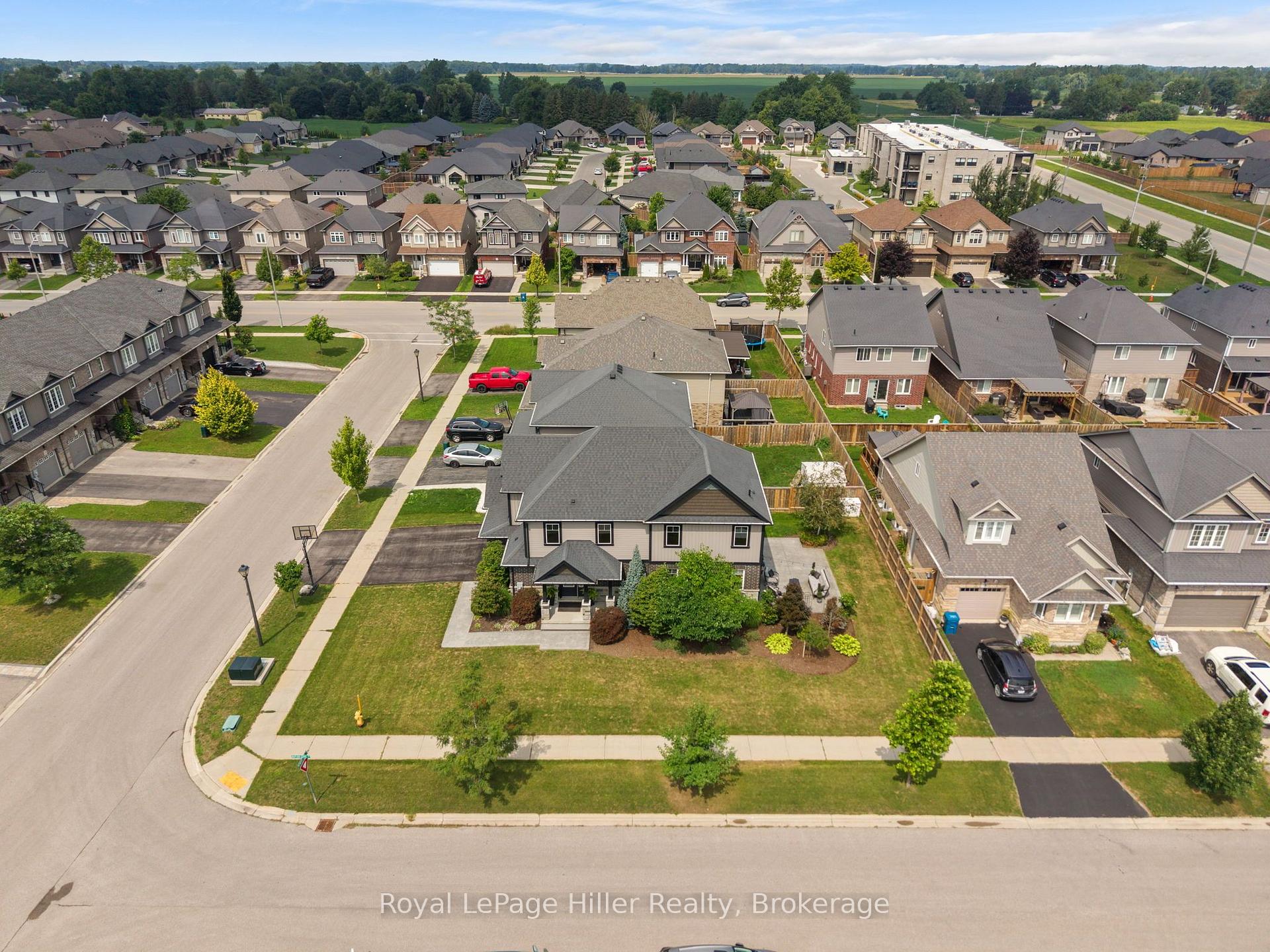 Photo 44 of 15 Robertson Drive, Stratford — HOMEH