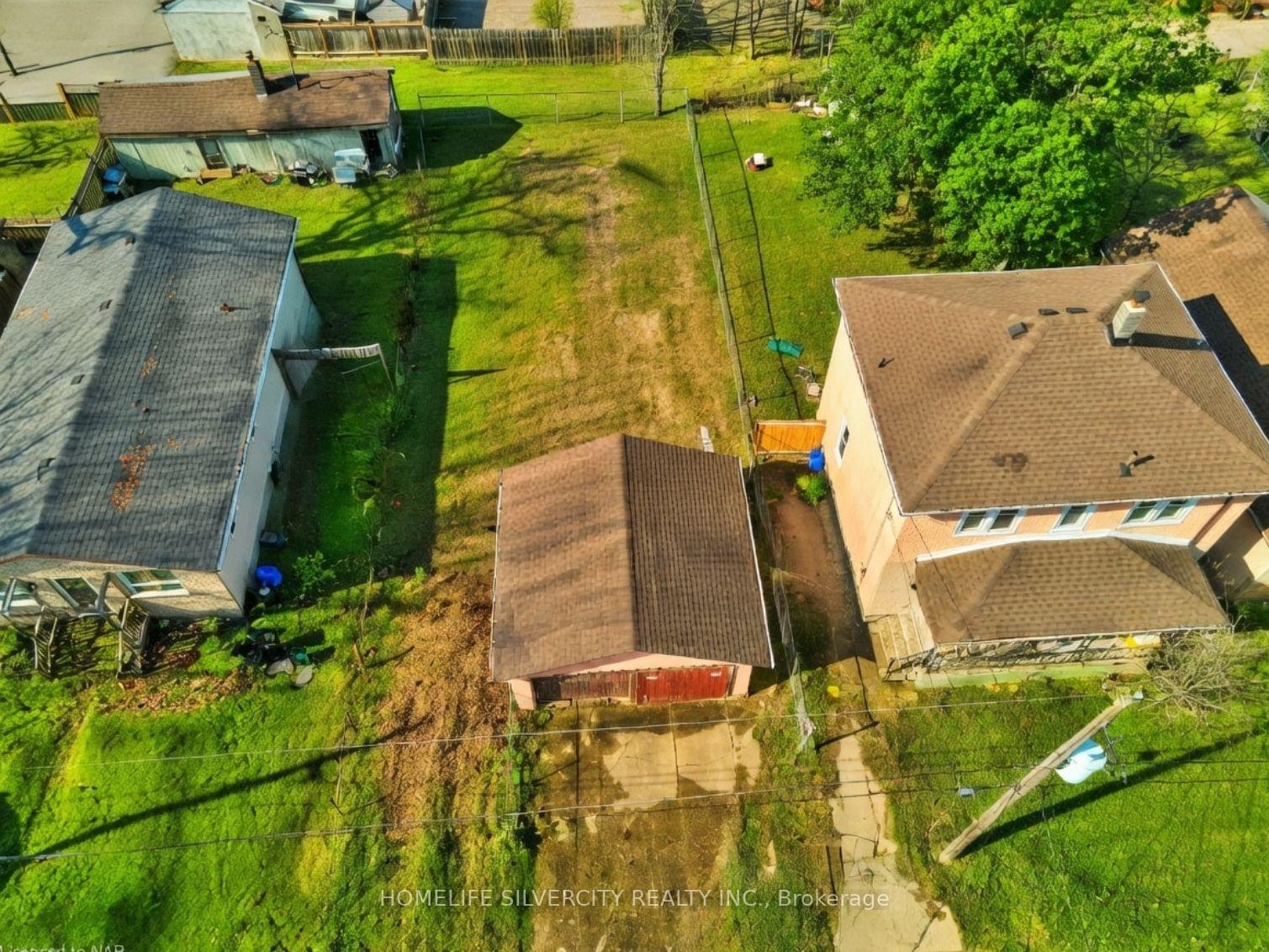 Photo 6 of 4129 Dyson Avenue, Niagara Falls, Downtown — HOMEH