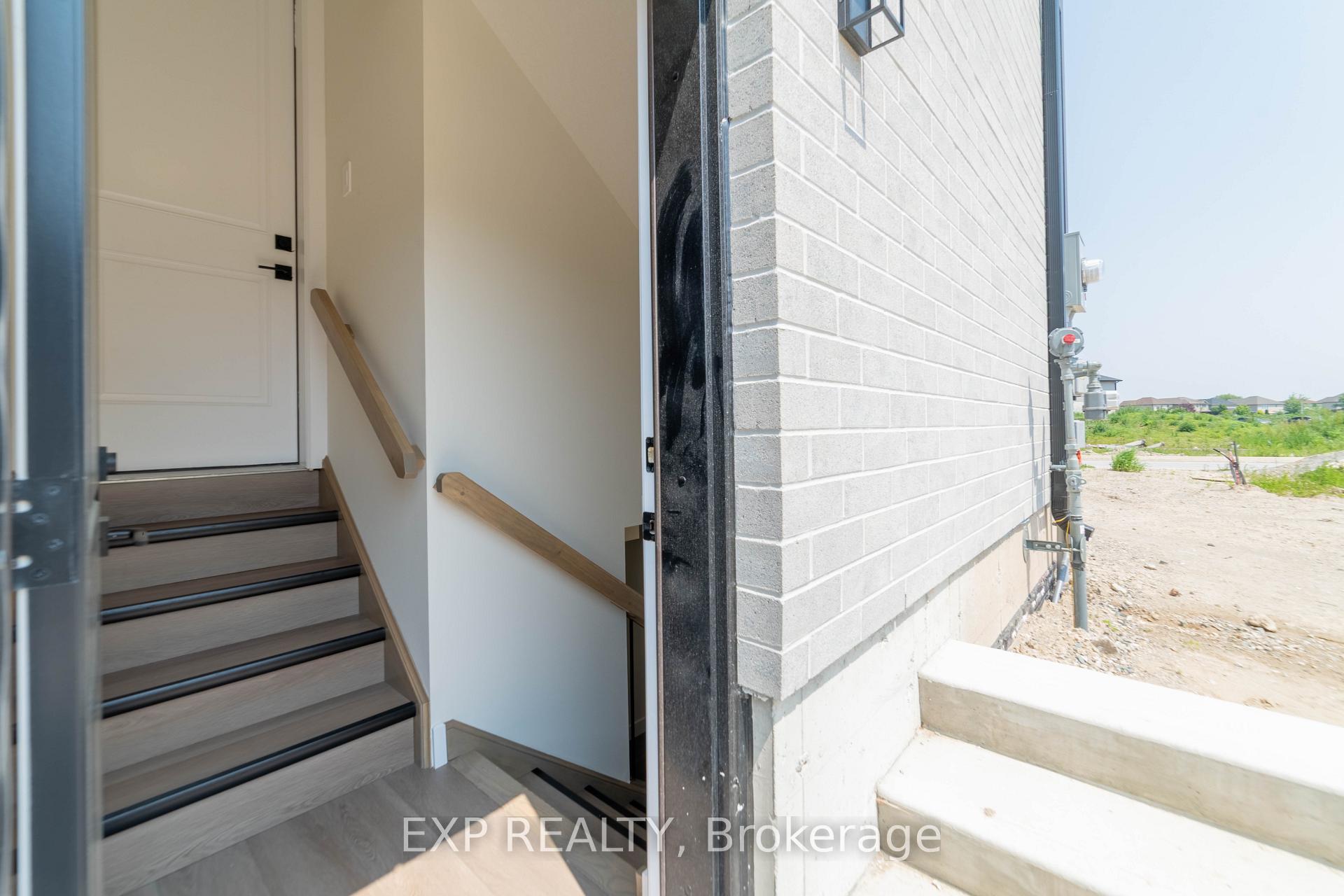 Photo 4 of Unit Basement, 266 Hesselman Crescent, London, South U — HOMEH