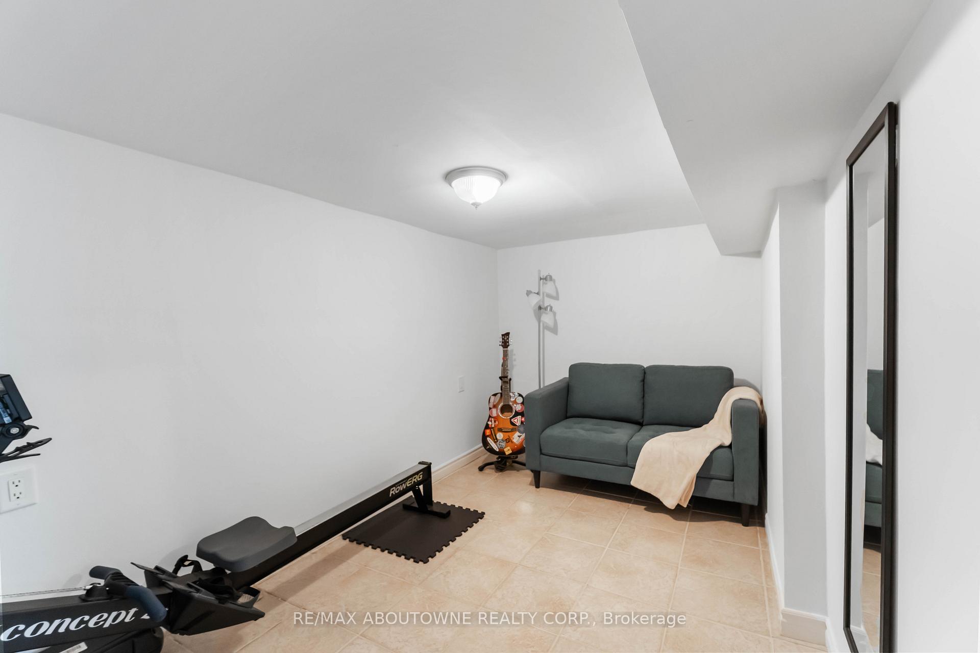 Photo 28 of 54 Weir Street S, Hamilton, Bartonville — HOMEH