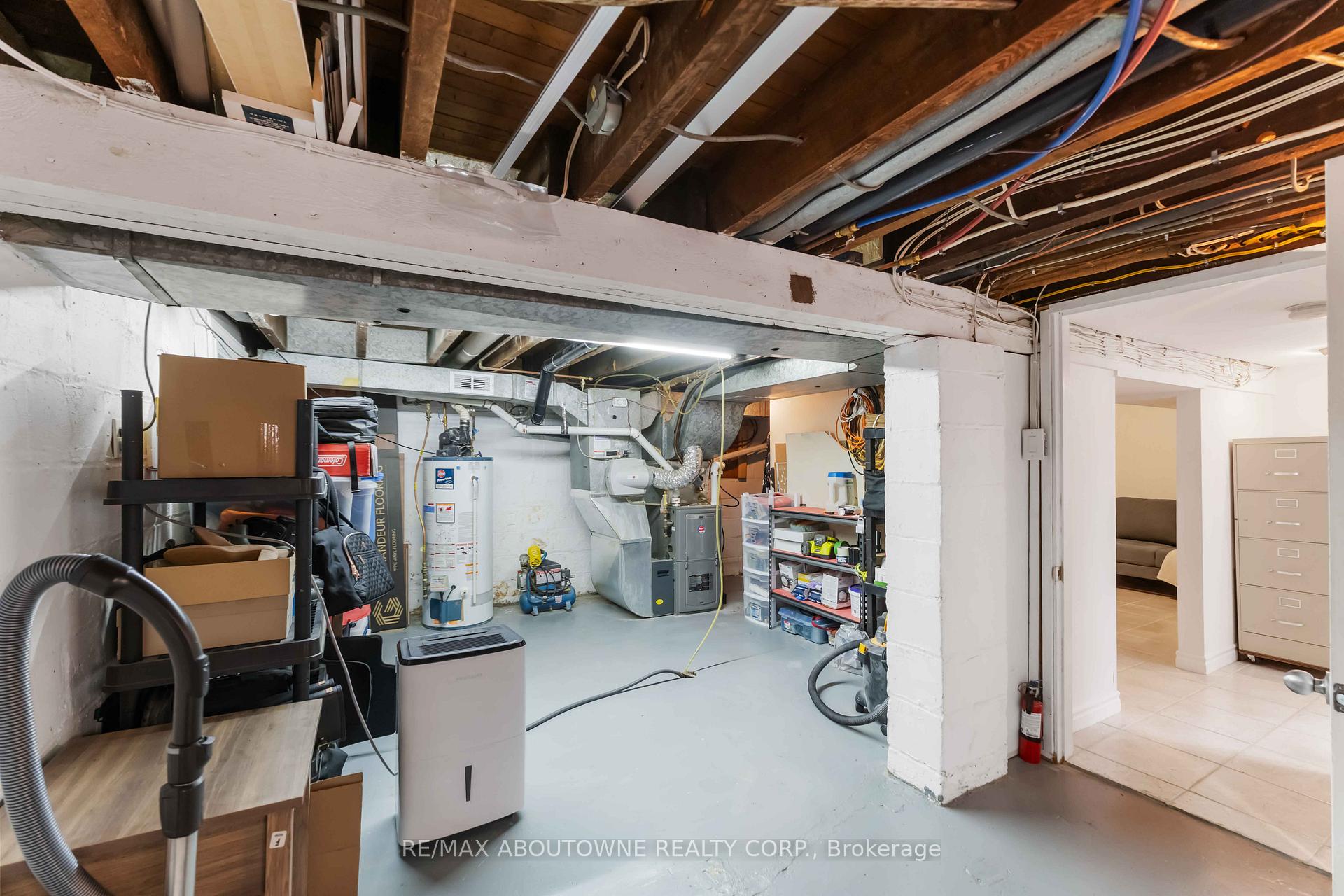 Photo 30 of 54 Weir Street S, Hamilton, Bartonville — HOMEH