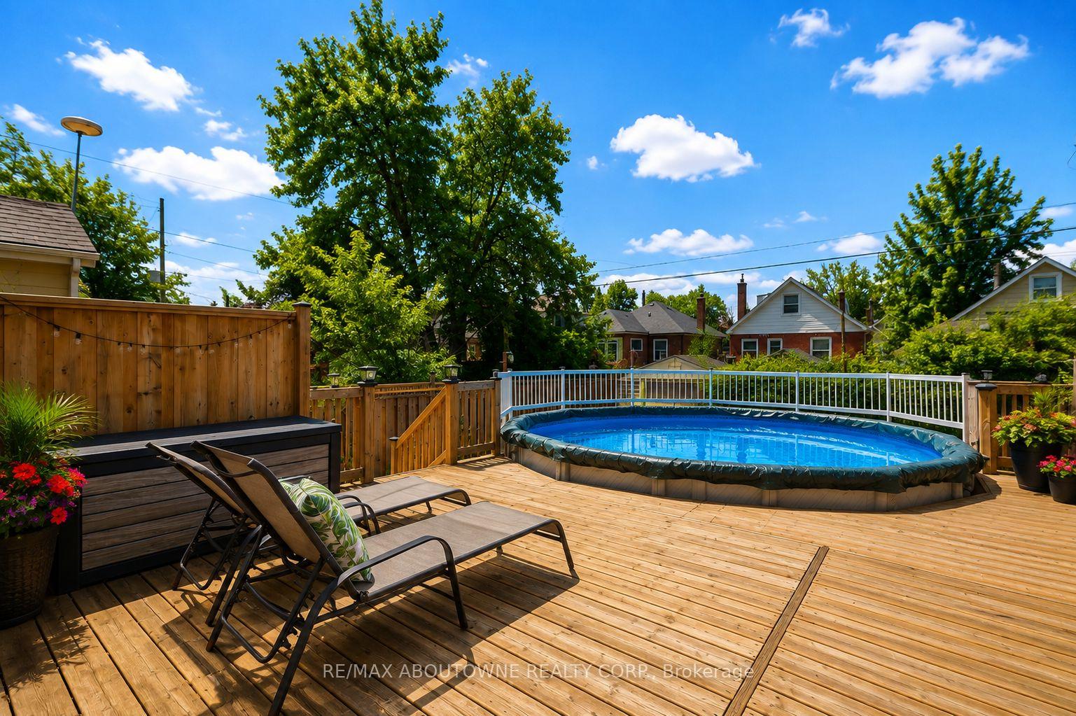 Photo 35 of 54 Weir Street S, Hamilton, Bartonville — HOMEH
