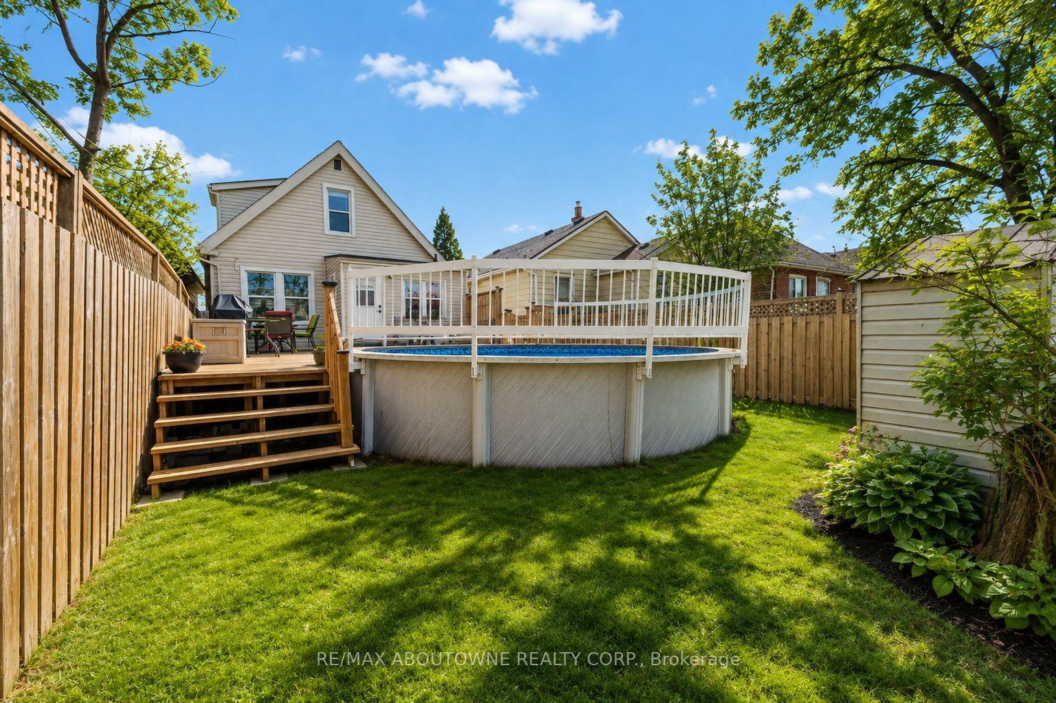 Photo 36 of 54 Weir Street S, Hamilton, Bartonville — HOMEH