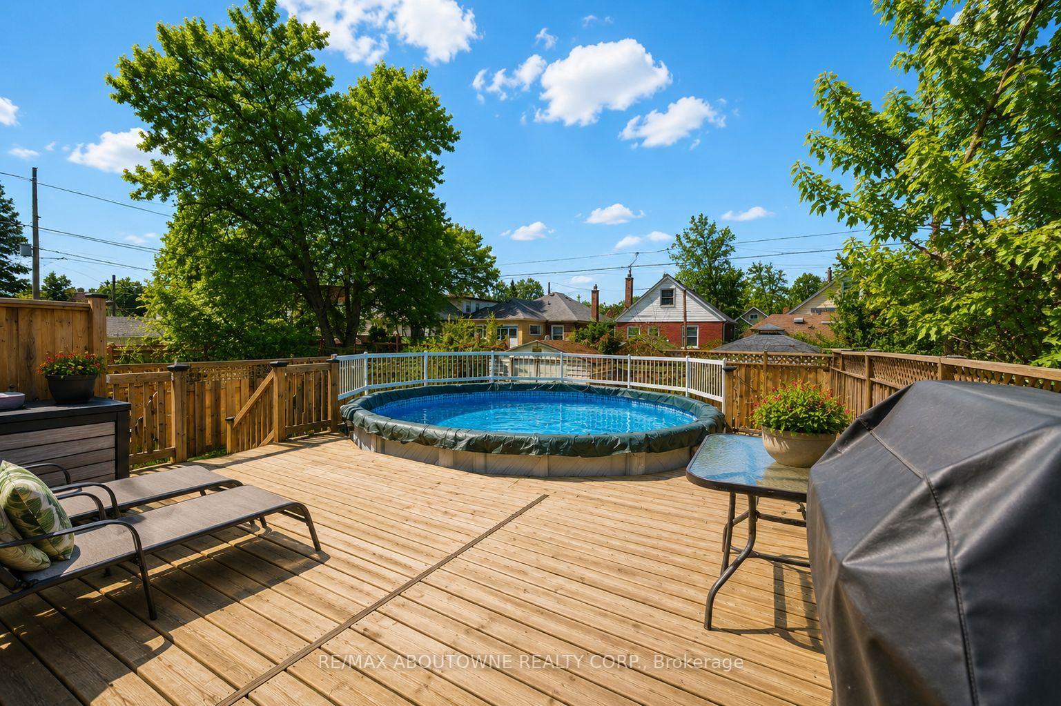 Photo 37 of 54 Weir Street S, Hamilton, Bartonville — HOMEH