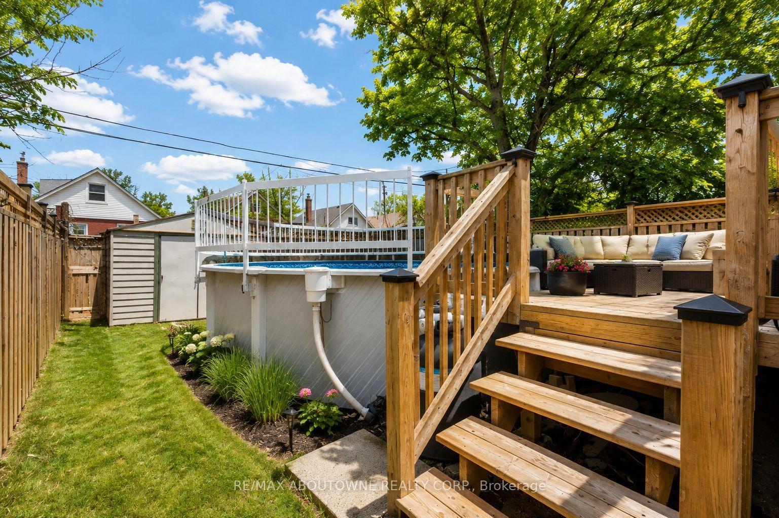 Photo 38 of 54 Weir Street S, Hamilton, Bartonville — HOMEH