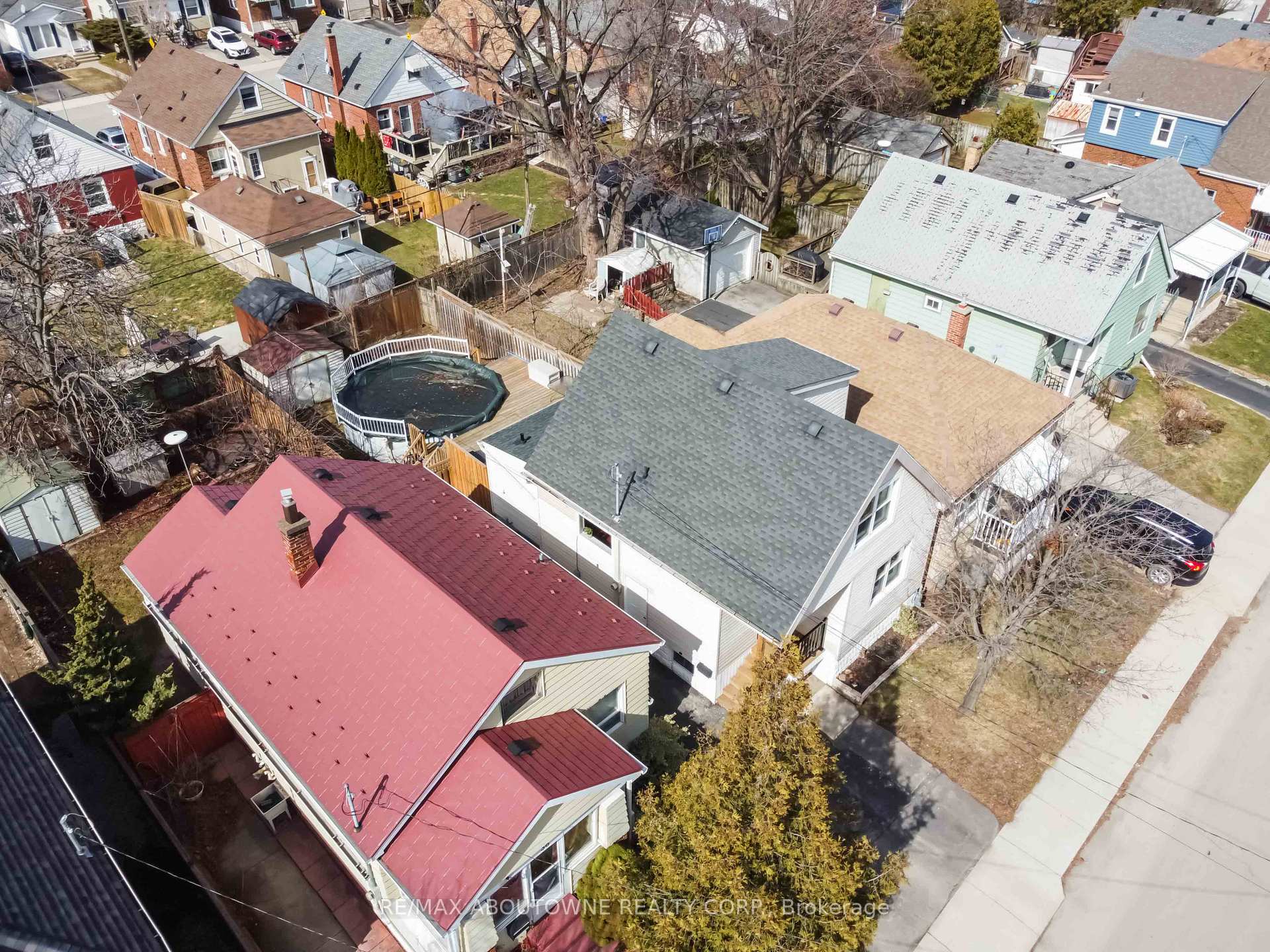 Photo 39 of 54 Weir Street S, Hamilton, Bartonville — HOMEH