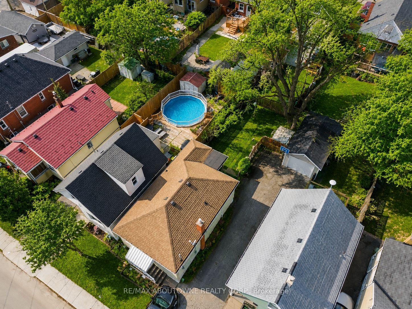 Photo 42 of 54 Weir Street S, Hamilton, Bartonville — HOMEH