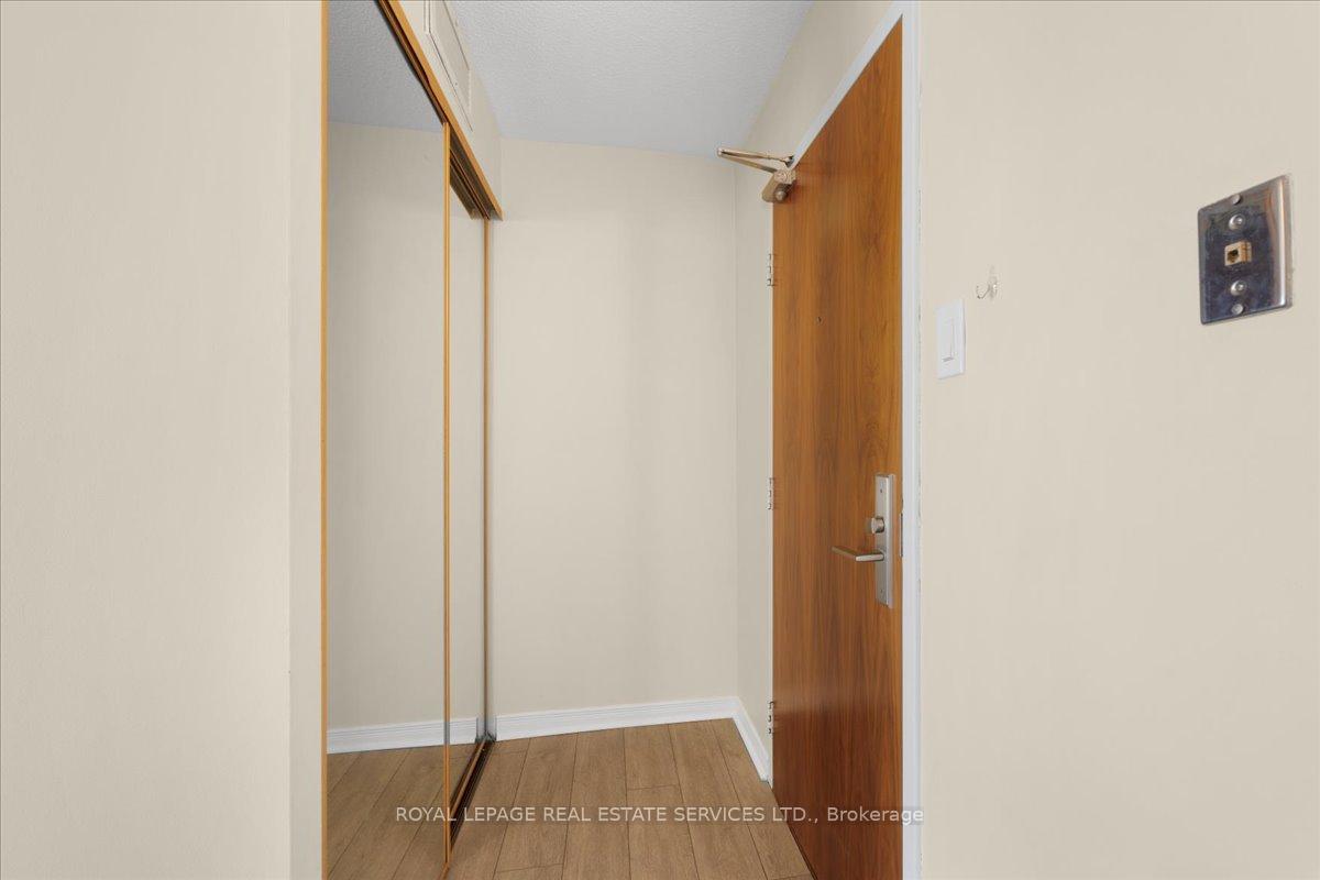 Photo 4 of Unit 1214, 914 Yonge Street, Toronto, The Annex — HOMEH
