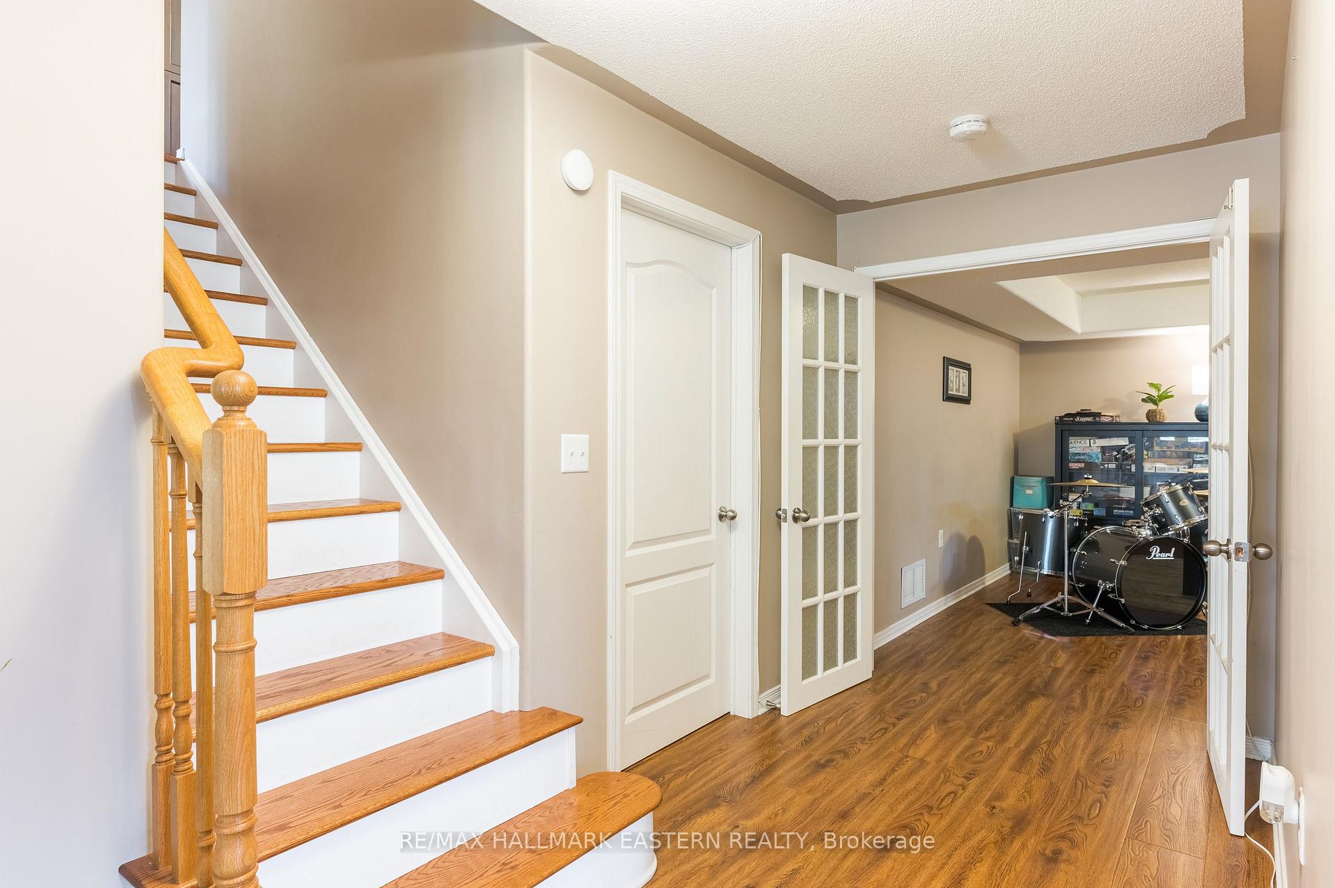 Photo 3 of 58 Parcells Crescent, Peterborough, Otonabee Ward 1 — HOMEH