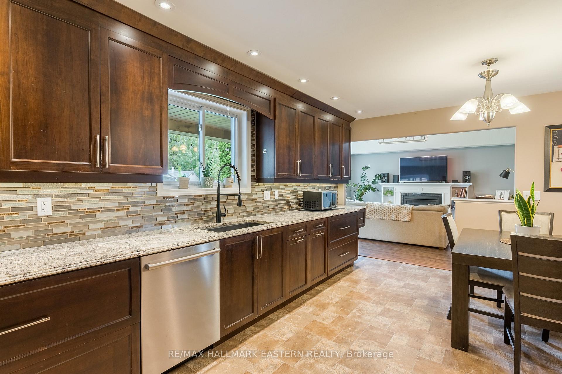 Photo 12 of 58 Parcells Crescent, Peterborough, Otonabee Ward 1 — HOMEH