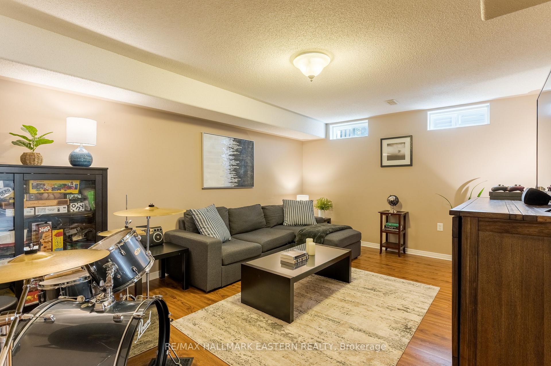 Photo 31 of 58 Parcells Crescent, Peterborough, Otonabee Ward 1 — HOMEH