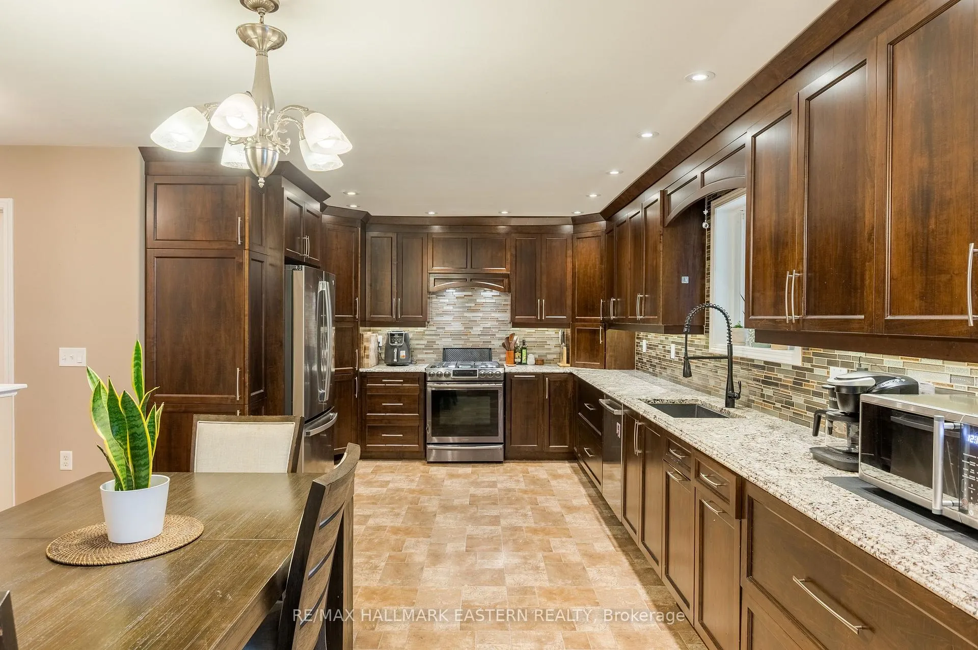 Photo 8 of 58 Parcells Crescent, Peterborough, Otonabee Ward 1 — HOMEH