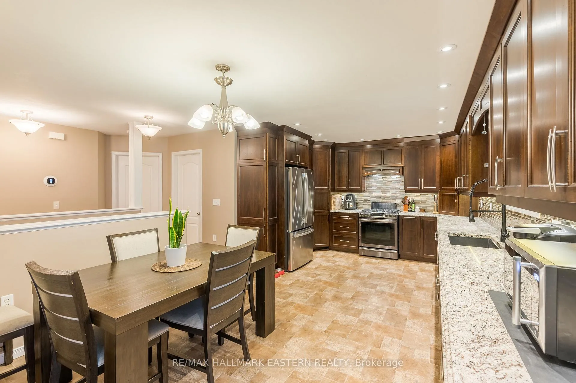 Photo 10 of 58 Parcells Crescent, Peterborough, Otonabee Ward 1 — HOMEH