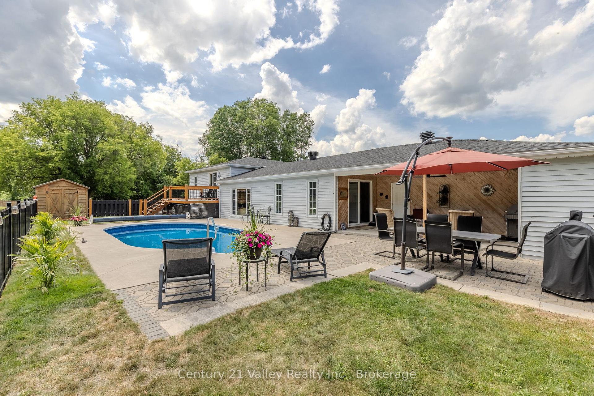 Photo 5 of 406 Water Street, Bonnechere Valley, Eganville/Bonnechere Twp — HOMEH