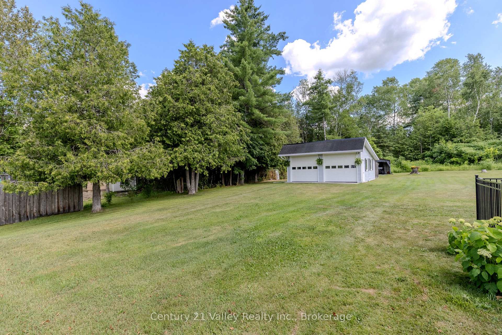 Photo 10 of 406 Water Street, Bonnechere Valley, Eganville/Bonnechere Twp — HOMEH