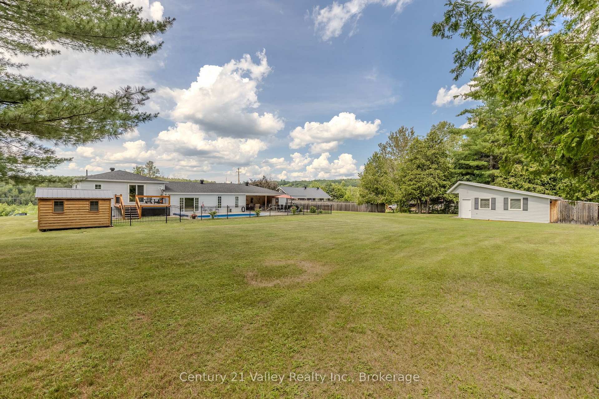 Photo 11 of 406 Water Street, Bonnechere Valley, Eganville/Bonnechere Twp — HOMEH