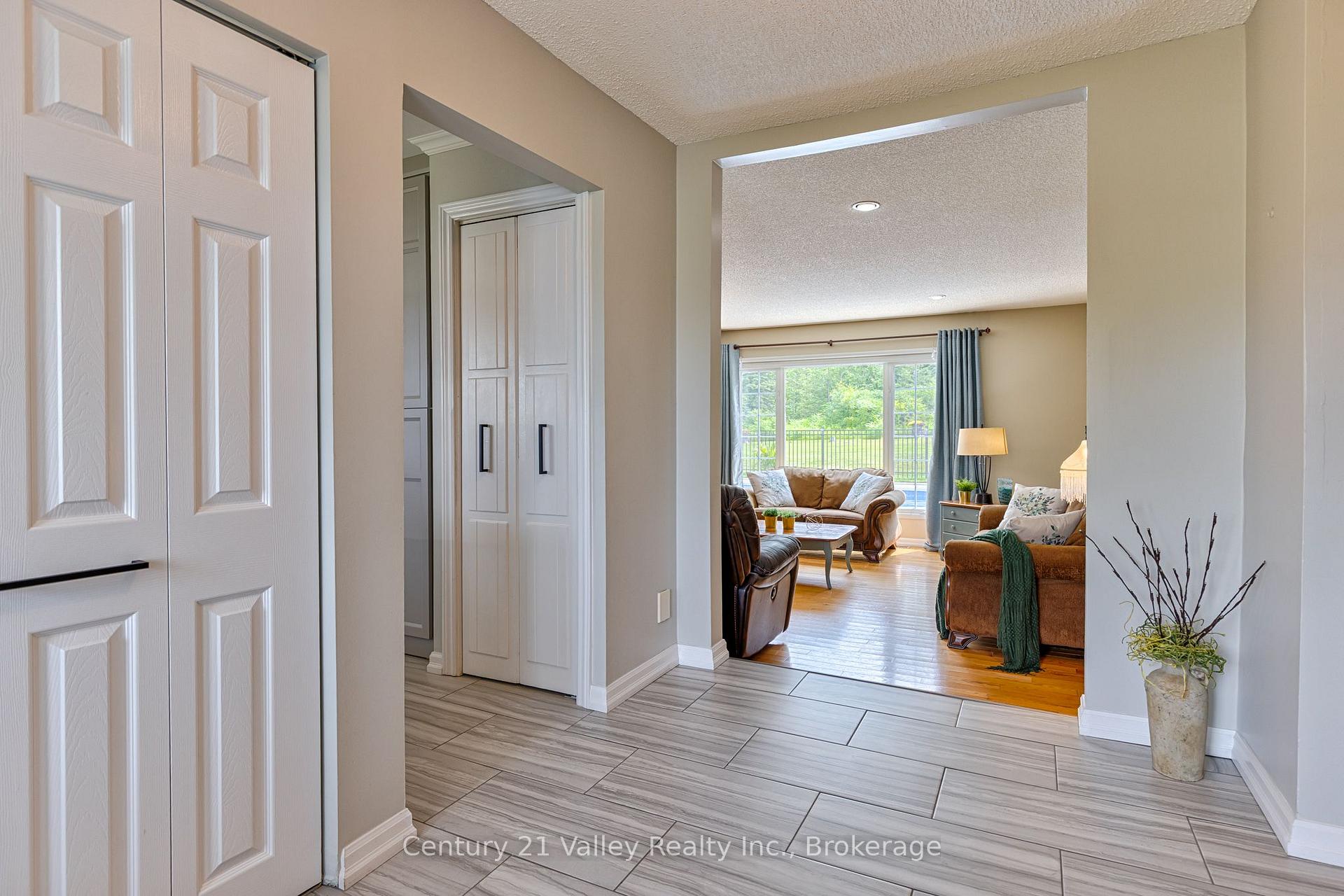 Photo 13 of 406 Water Street, Bonnechere Valley, Eganville/Bonnechere Twp — HOMEH