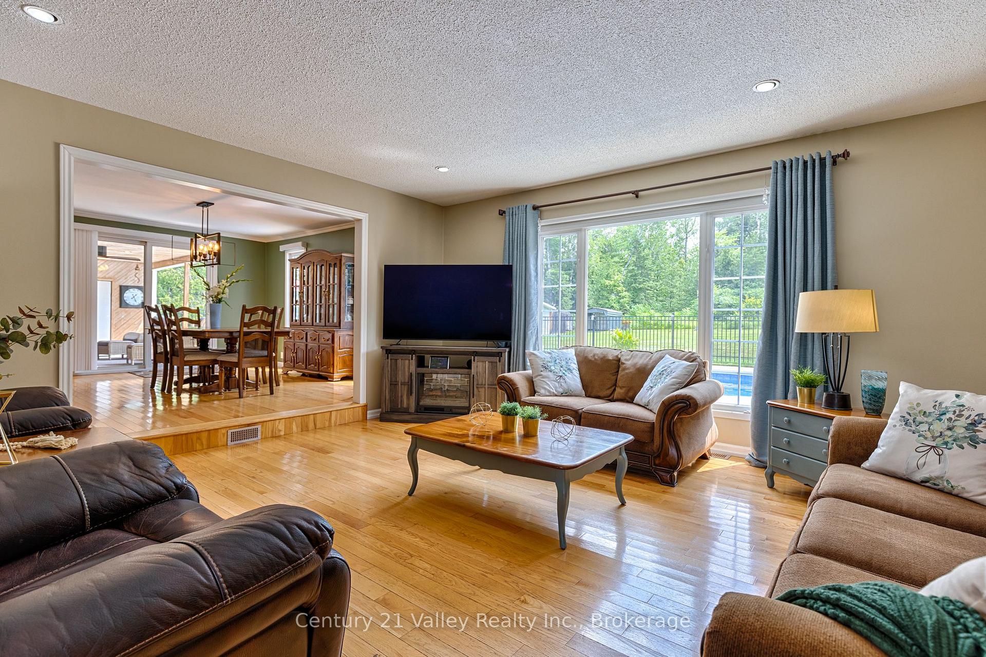 Photo 14 of 406 Water Street, Bonnechere Valley, Eganville/Bonnechere Twp — HOMEH