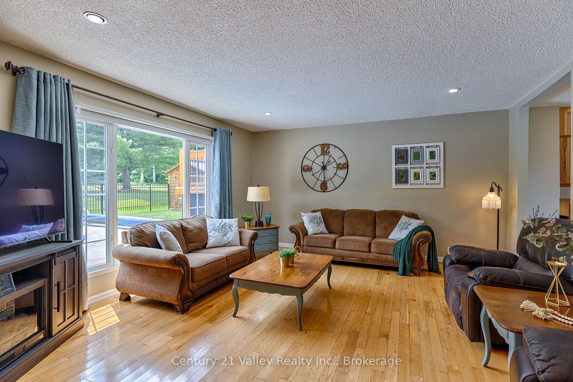 Photo 15 of 406 Water Street, Bonnechere Valley, Eganville/Bonnechere Twp — HOMEH
