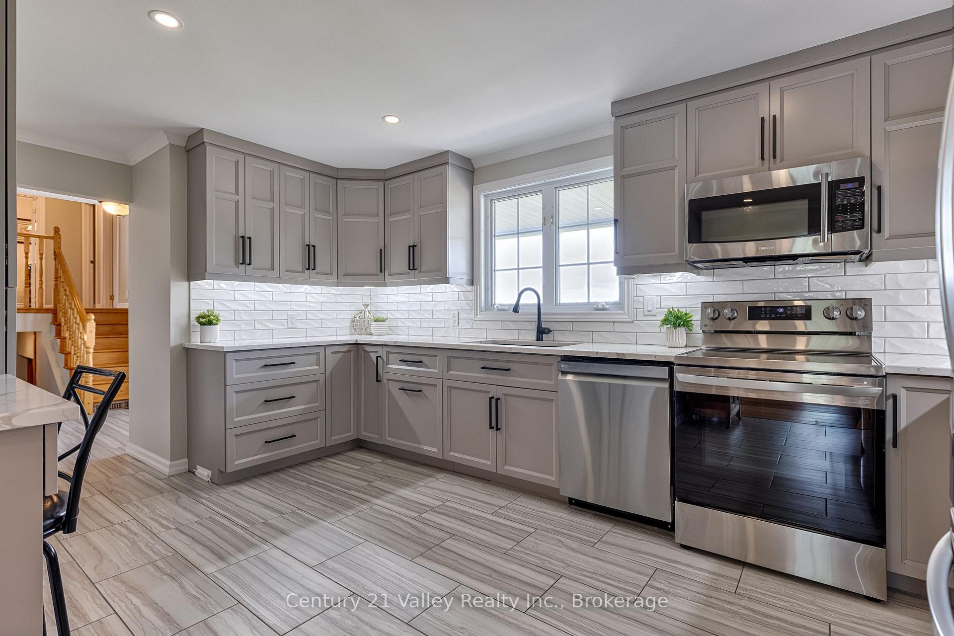 Photo 21 of 406 Water Street, Bonnechere Valley, Eganville/Bonnechere Twp — HOMEH