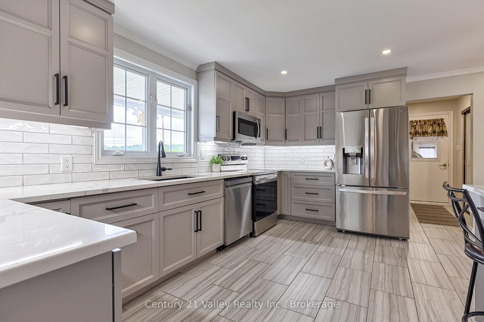 Photo 23 of 406 Water Street, Bonnechere Valley, Eganville/Bonnechere Twp — HOMEH