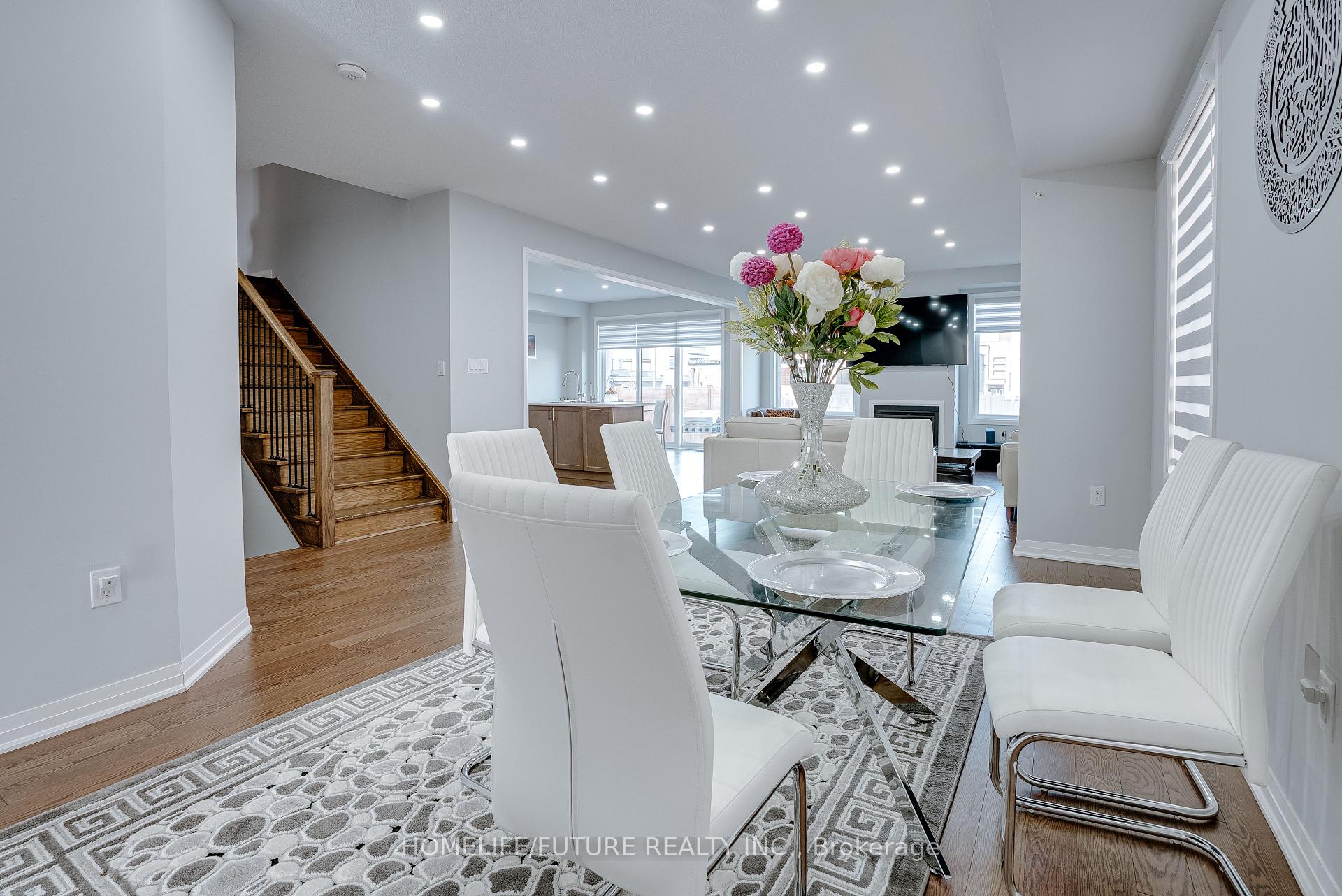 Photo 8 of 47 Clipper Lane, Clarington, Bowmanville — HOMEH