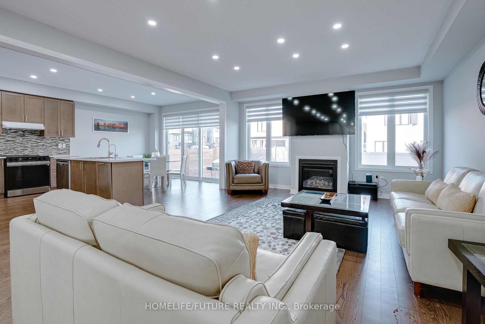 Photo 9 of 47 Clipper Lane, Clarington, Bowmanville — HOMEH