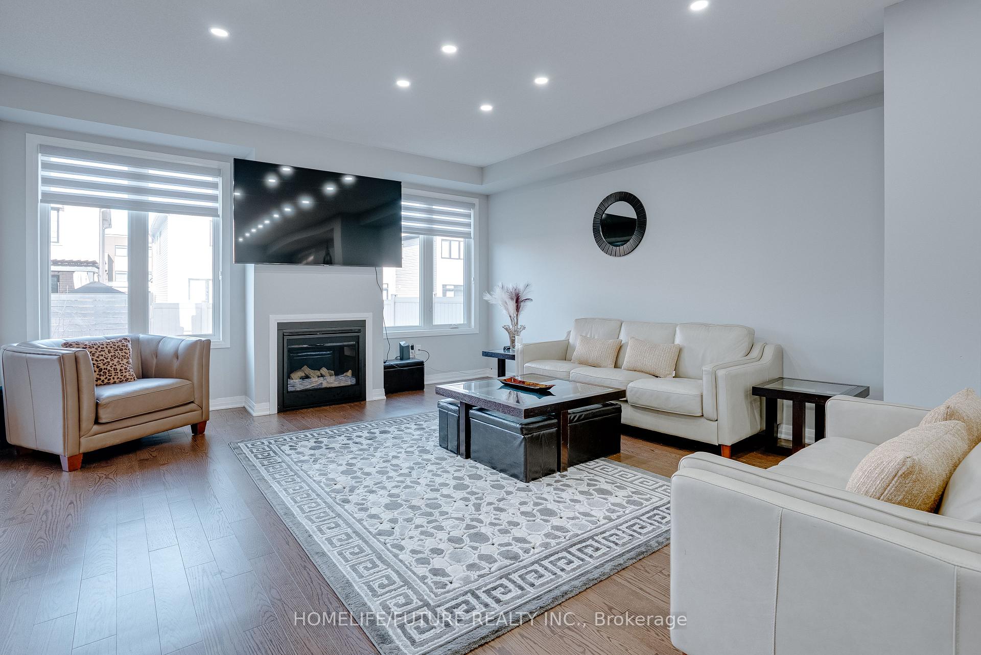 Photo 10 of 47 Clipper Lane, Clarington, Bowmanville — HOMEH