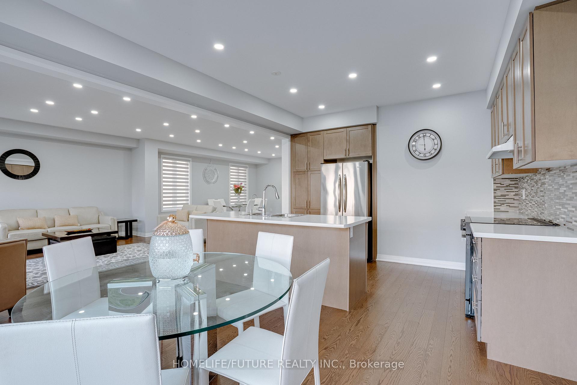 Photo 15 of 47 Clipper Lane, Clarington, Bowmanville — HOMEH
