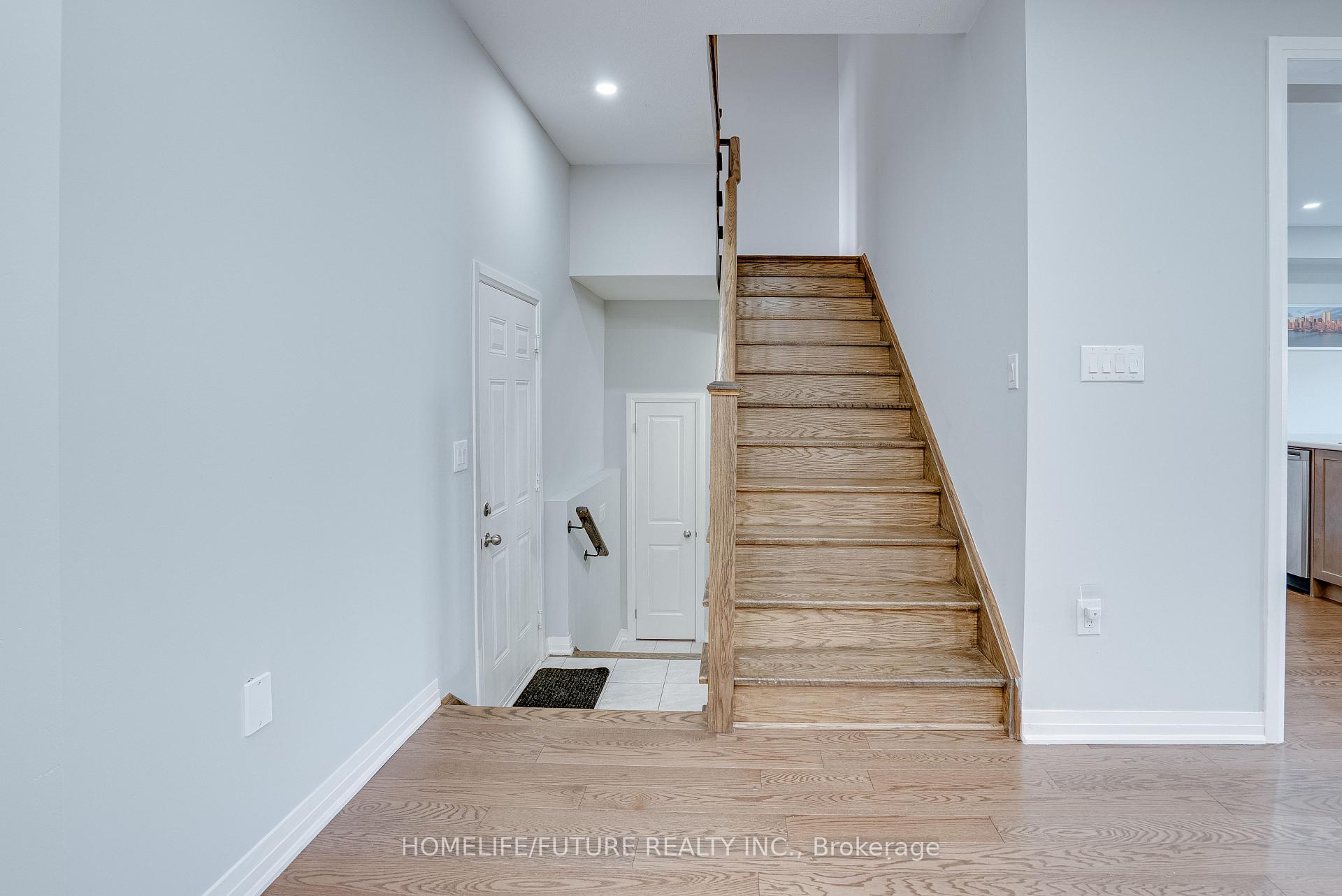 Photo 17 of 47 Clipper Lane, Clarington, Bowmanville — HOMEH