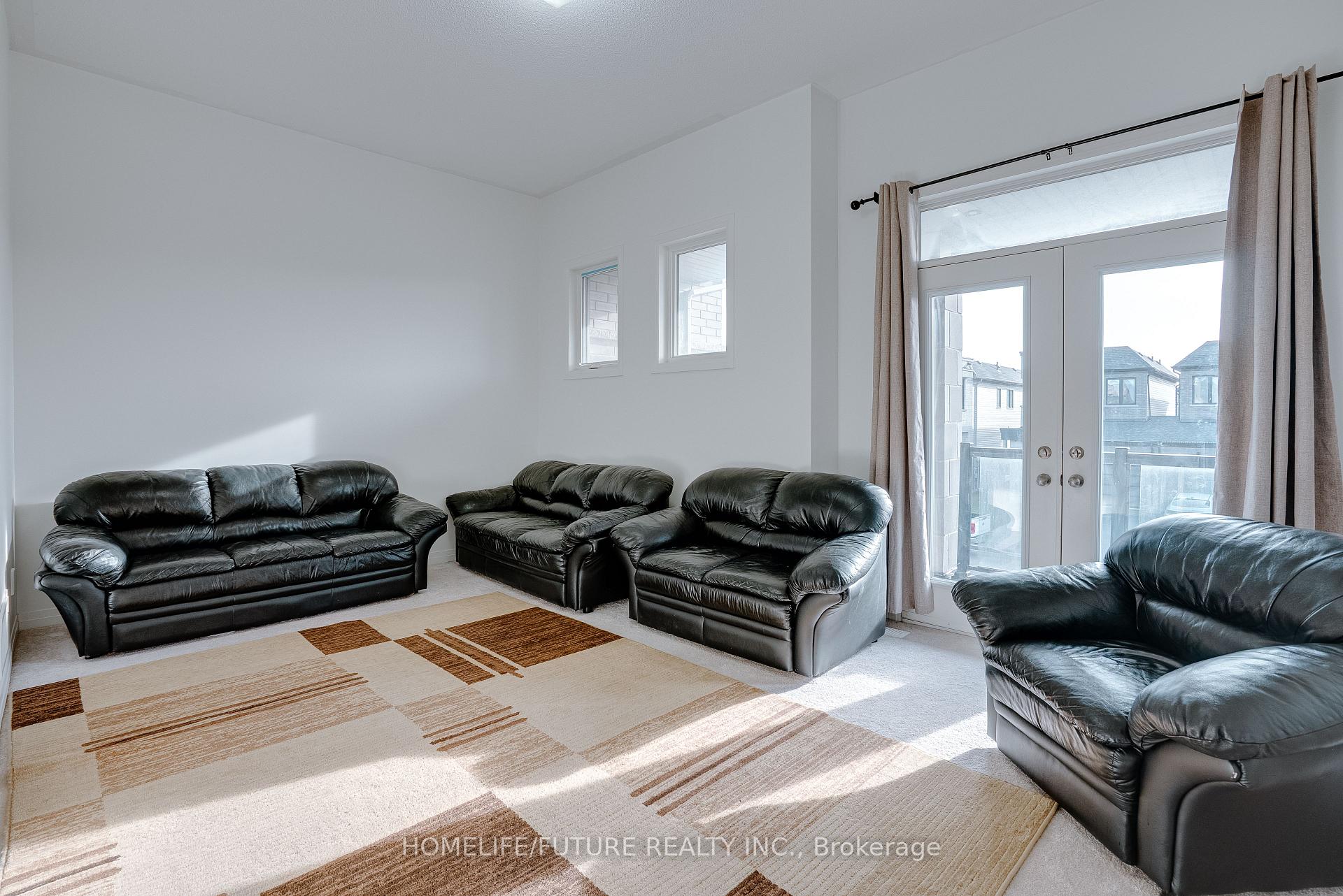 Photo 19 of 47 Clipper Lane, Clarington, Bowmanville — HOMEH