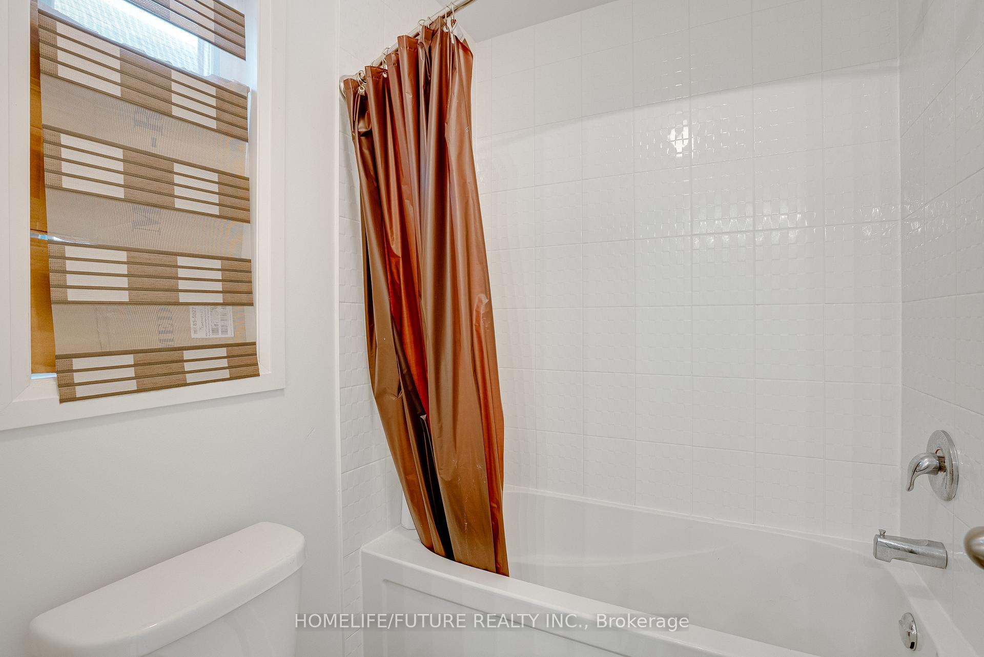 Photo 23 of 47 Clipper Lane, Clarington, Bowmanville — HOMEH