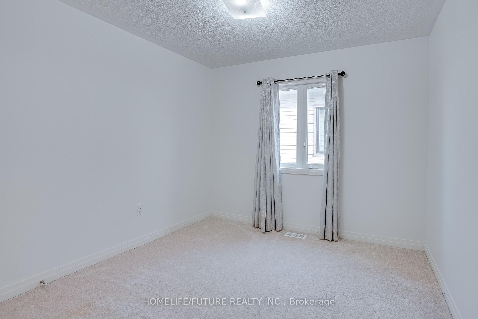 Photo 25 of 47 Clipper Lane, Clarington, Bowmanville — HOMEH