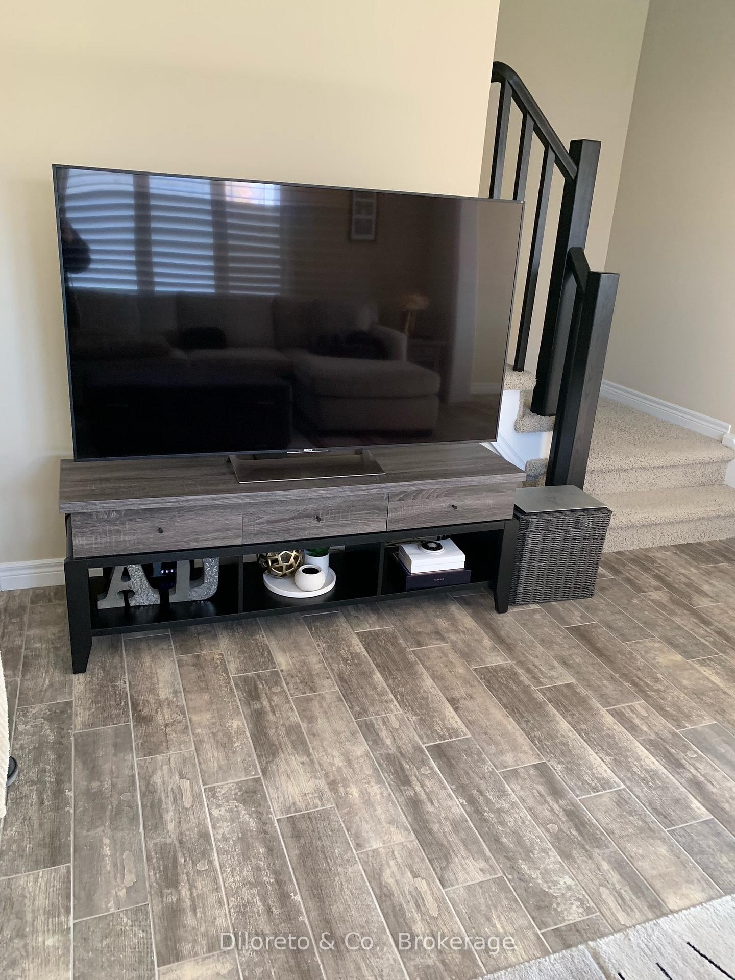 Photo 8 of 38 Mccann Street, Guelph, Kortright East — HOMEH